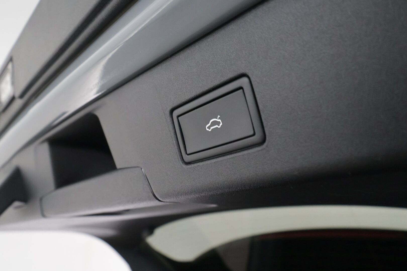 Volkswagen ID.4 2021 Pro 128 kW, akku 77 kWh - | ACC | ILP | LED | P.kamera | Hierovat ergoactive istuimet | Lasikatto | HUD | Puolinahat | Apple&Android | Suomi-auto | Kahdet Renkaat | Merkkihuollettu |
