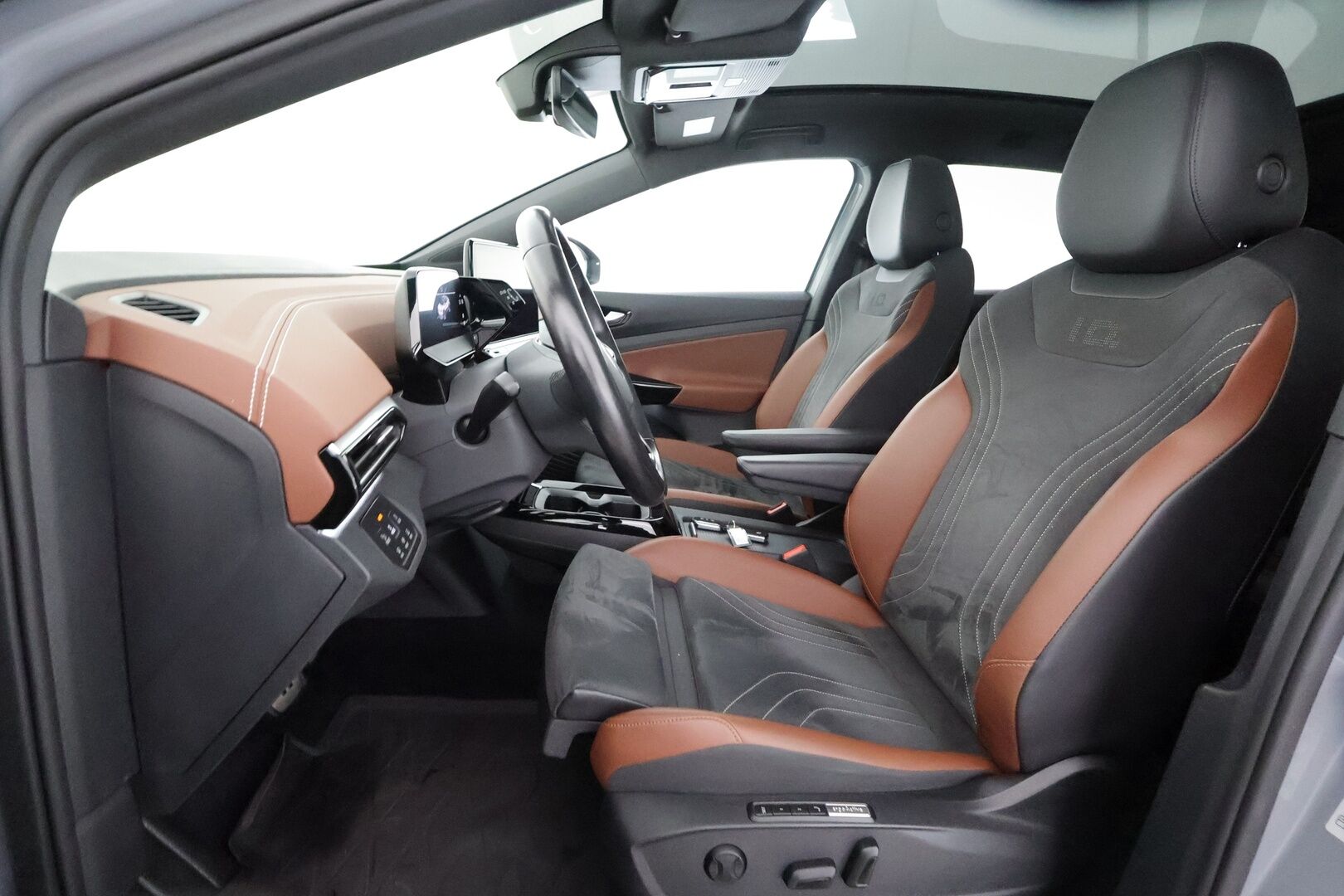 Volkswagen ID.4 2021 Pro 128 kW, akku 77 kWh - | ACC | ILP | LED | P.kamera | Hierovat ergoactive istuimet | Lasikatto | HUD | Puolinahat | Apple&Android | Suomi-auto | Kahdet Renkaat | Merkkihuollettu |