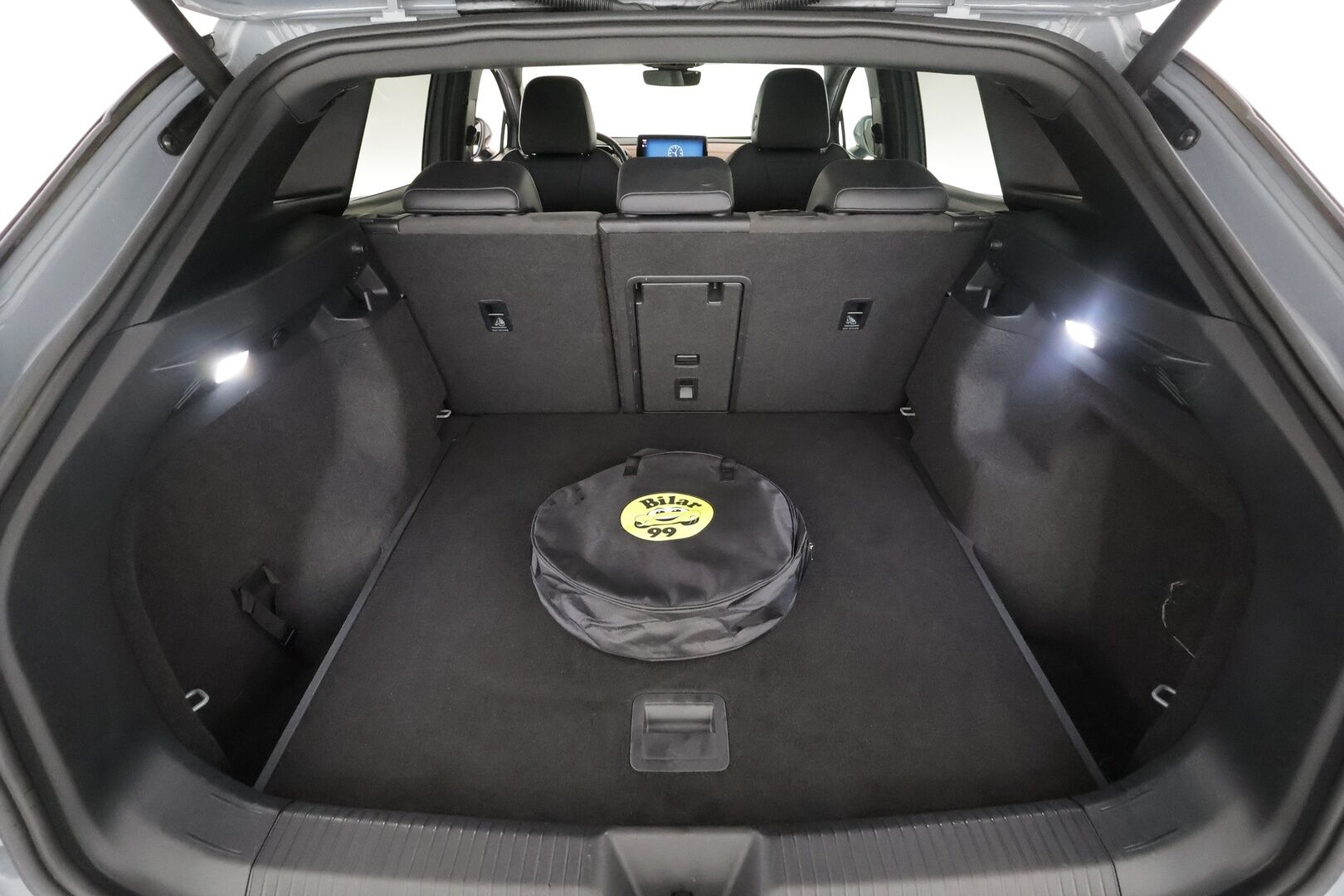 Volkswagen ID.4 2021 Pro 128 kW, akku 77 kWh - | ACC | ILP | LED | P.kamera | Hierovat ergoactive istuimet | Lasikatto | HUD | Puolinahat | Apple&Android | Suomi-auto | Kahdet Renkaat | Merkkihuollettu |