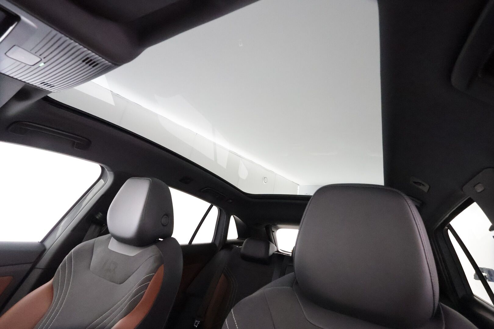 Volkswagen ID.4 2021 Pro 128 kW, akku 77 kWh - | ACC | ILP | LED | P.kamera | Hierovat ergoactive istuimet | Lasikatto | HUD | Puolinahat | Apple&Android | Suomi-auto | Kahdet Renkaat | Merkkihuollettu |