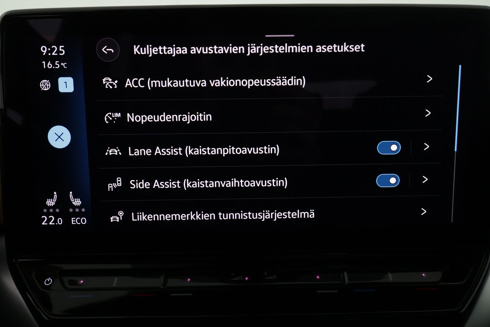 Volkswagen ID.4 2021 Pro 128 kW, akku 77 kWh - | ACC | ILP | LED | P.kamera | Hierovat ergoactive istuimet | Lasikatto | HUD | Puolinahat | Apple&Android | Suomi-auto | Kahdet Renkaat | Merkkihuollettu |