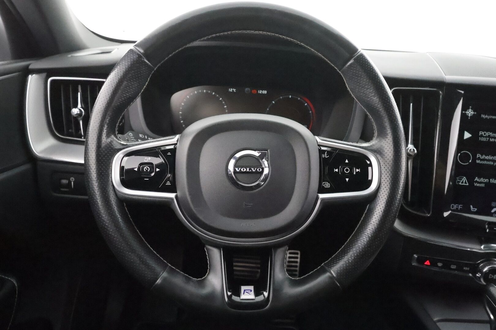 Volvo XC60 2018 D4 AWD R-Design aut - | ACC | Webasto | Koukku | Full LED | Muistipenkki | BLIS | Navi | Keyless | P.tutkat |