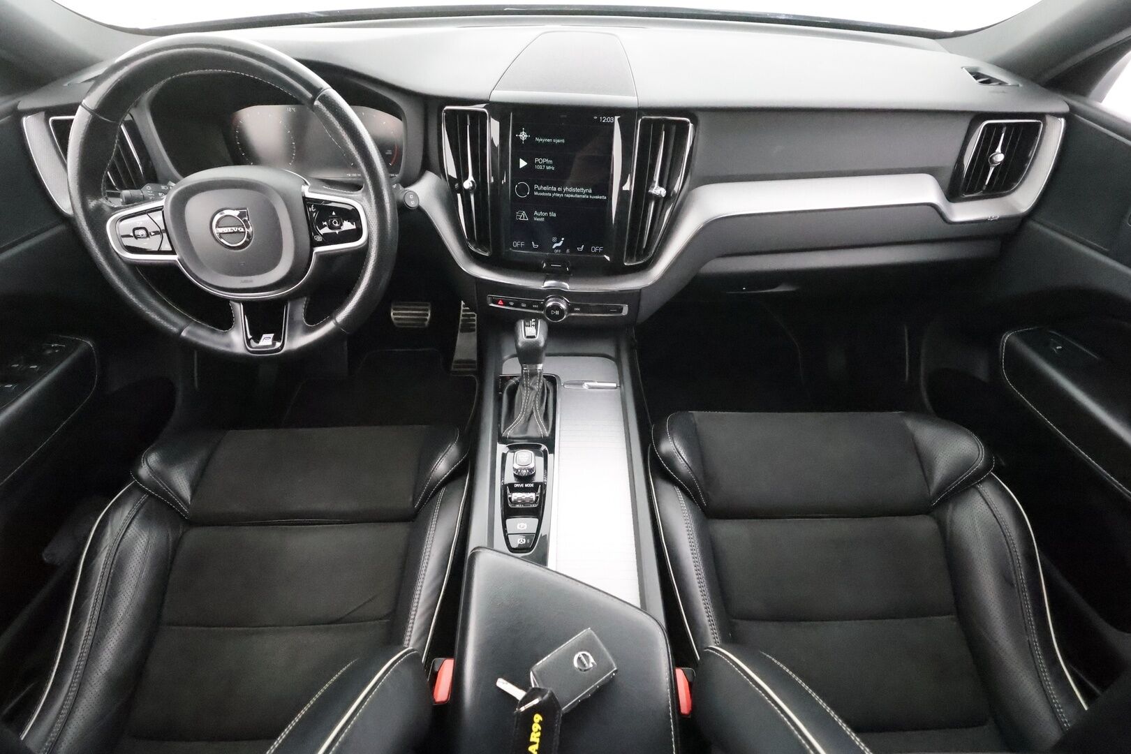 Volvo XC60 2018 D4 AWD R-Design aut - | ACC | Webasto | Koukku | Full LED | Muistipenkki | BLIS | Navi | Keyless | P.tutkat |