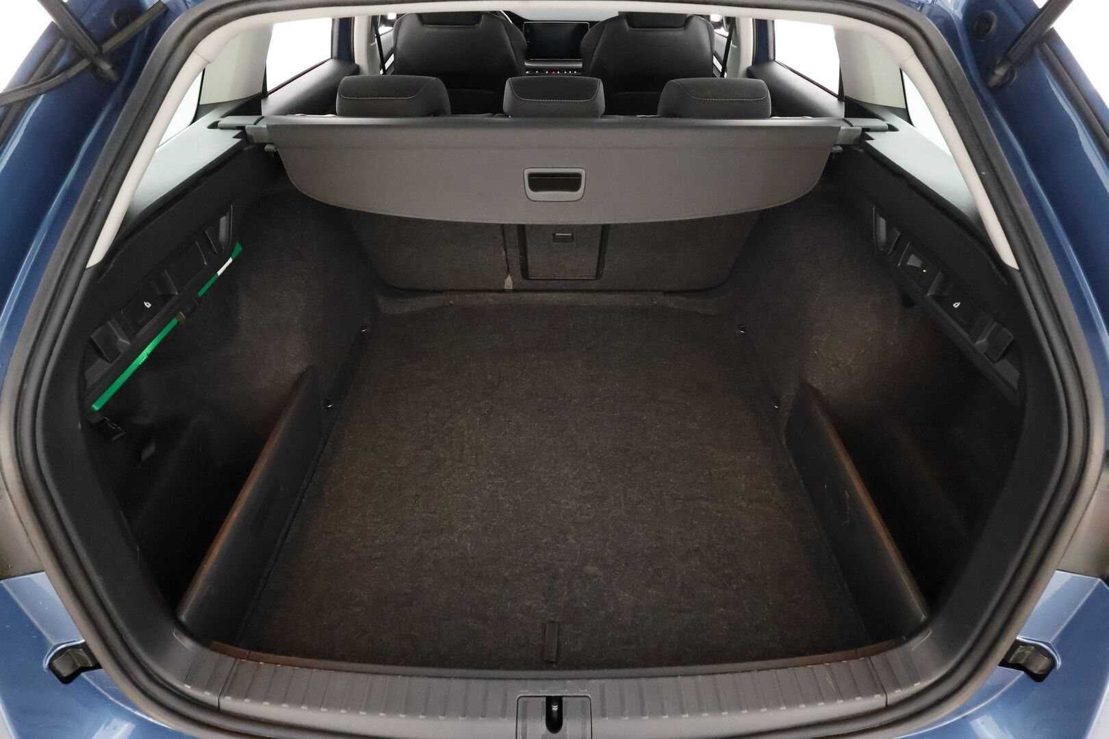 Skoda Octavia 2021 Combi 1,5 TSI Ambition eTEC DSG * Webasto / Koukku / Vakkari / P.kamera / Keyless / Ratinlämmitin / Digimittaristo * - Suomi-auto / Merkkihuollettu