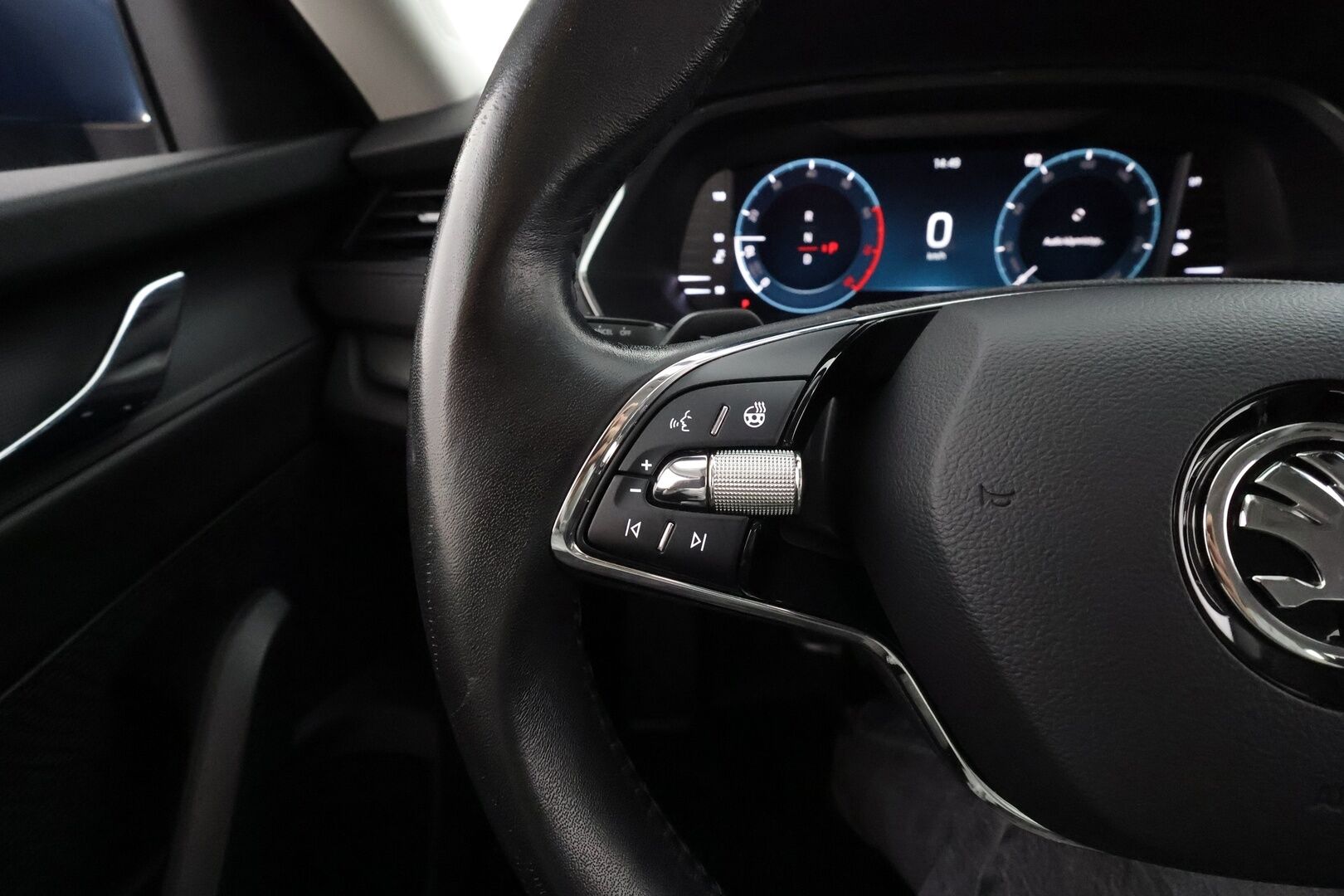 Skoda Octavia 2021 Combi 1,5 TSI Ambition eTEC DSG * Webasto / Koukku / Vakkari / P.kamera / Keyless / Ratinlämmitin / Digimittaristo * - Suomi-auto / Merkkihuollettu