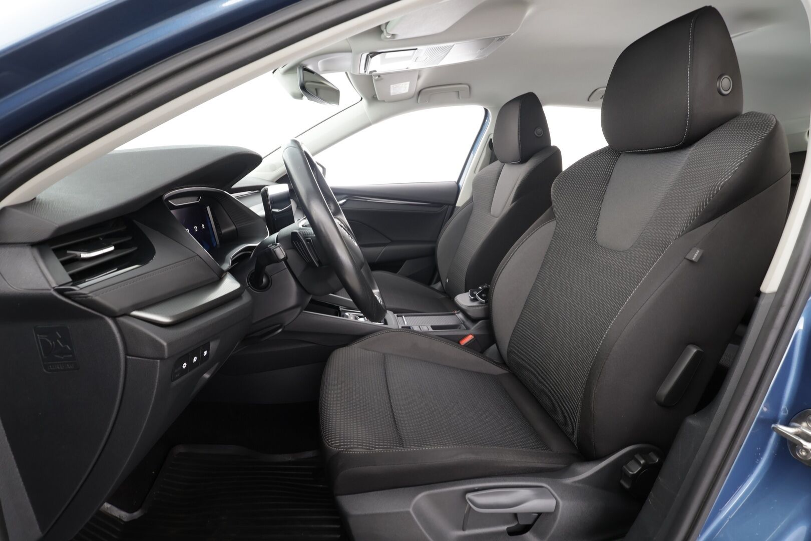 Skoda Octavia 2021 Combi 1,5 TSI Ambition eTEC DSG * Webasto / Koukku / Vakkari / P.kamera / Keyless / Ratinlämmitin / Digimittaristo * - Suomi-auto / Merkkihuollettu