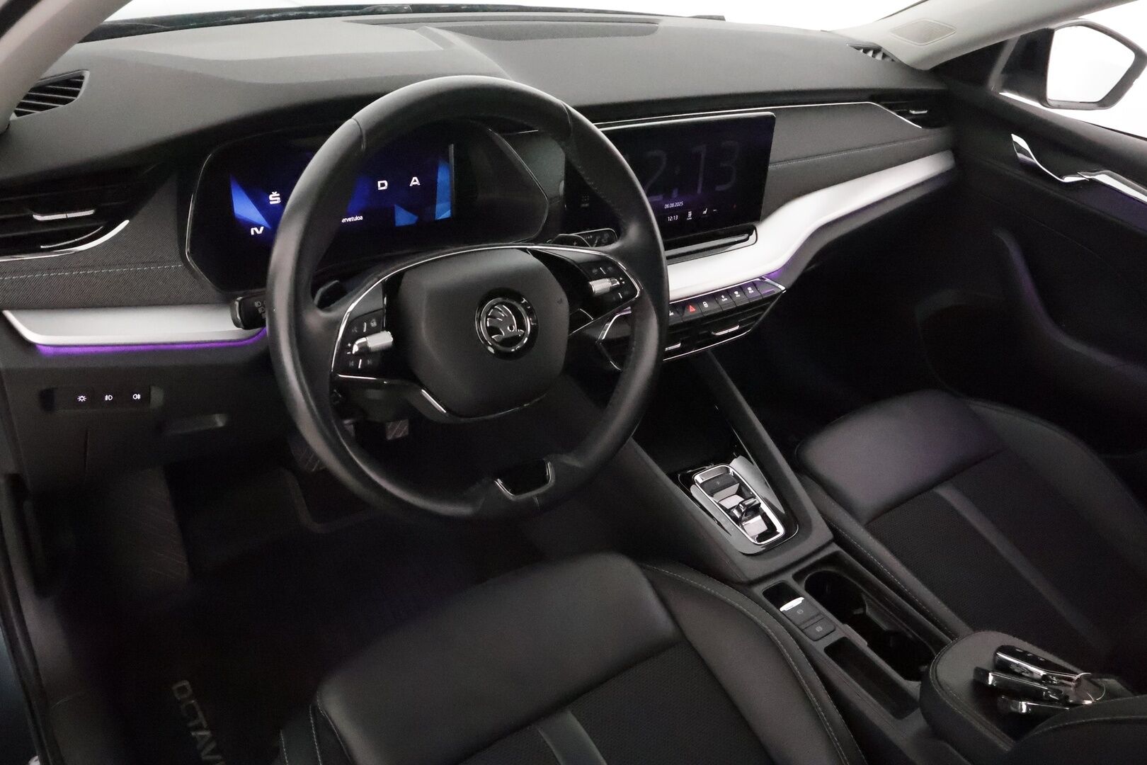 Skoda Octavia 2021 Combi 1,4 TSI PHEV Style iV DSG **Webasto / Adapt.Vakkari / Matrix-LED / P.kamera / Navi / Kaistavahti / Keyless** - 1-om Suomi-auto / 2x Latauskaapelit / Kahdet Renkaat / Merkkihuollettu!