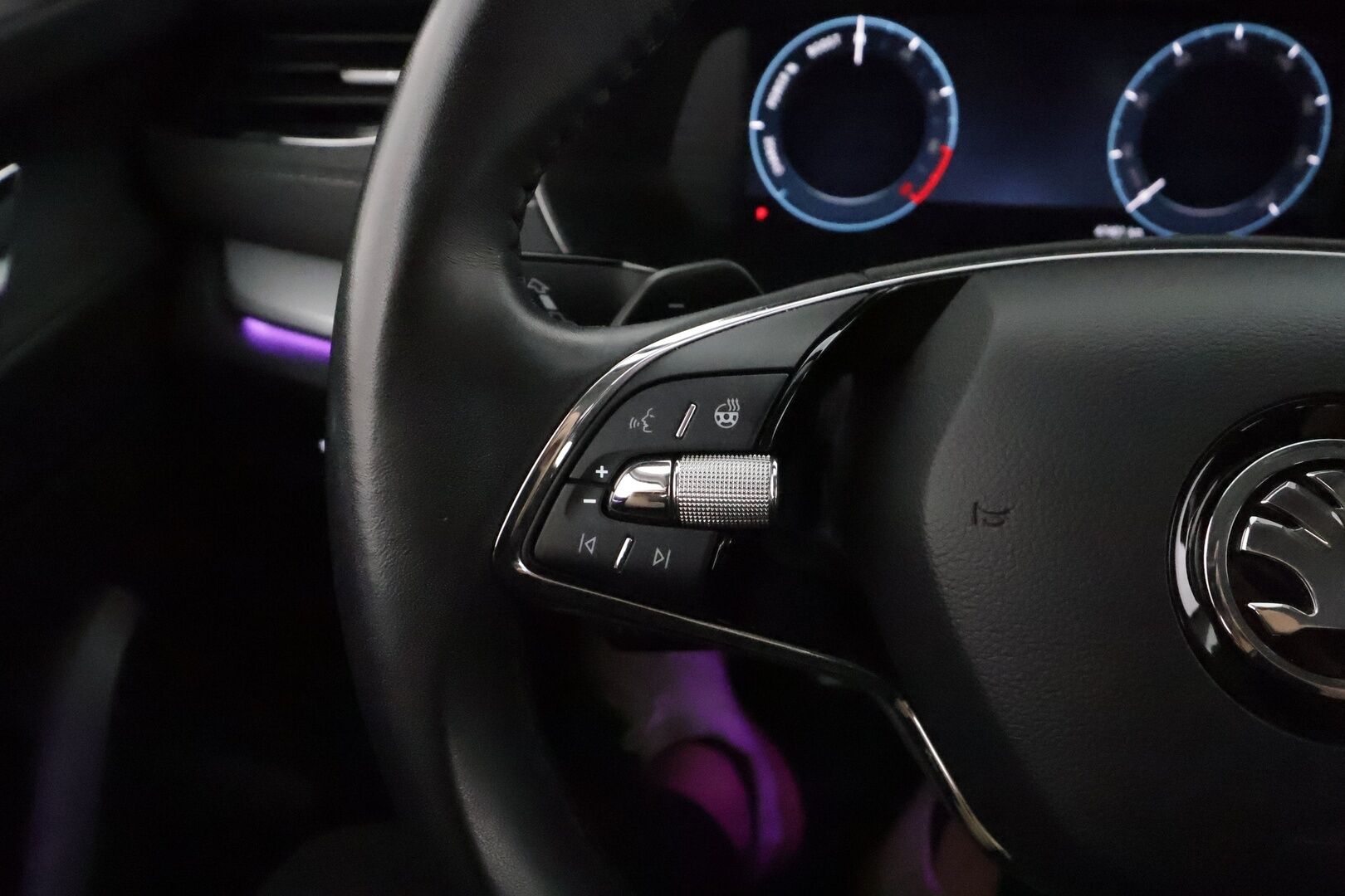 Skoda Octavia 2021 Combi 1,4 TSI PHEV Style iV DSG **Webasto / Adapt.Vakkari / Matrix-LED / P.kamera / Navi / Kaistavahti / Keyless** - 1-om Suomi-auto / 2x Latauskaapelit / Kahdet Renkaat / Merkkihuollettu!