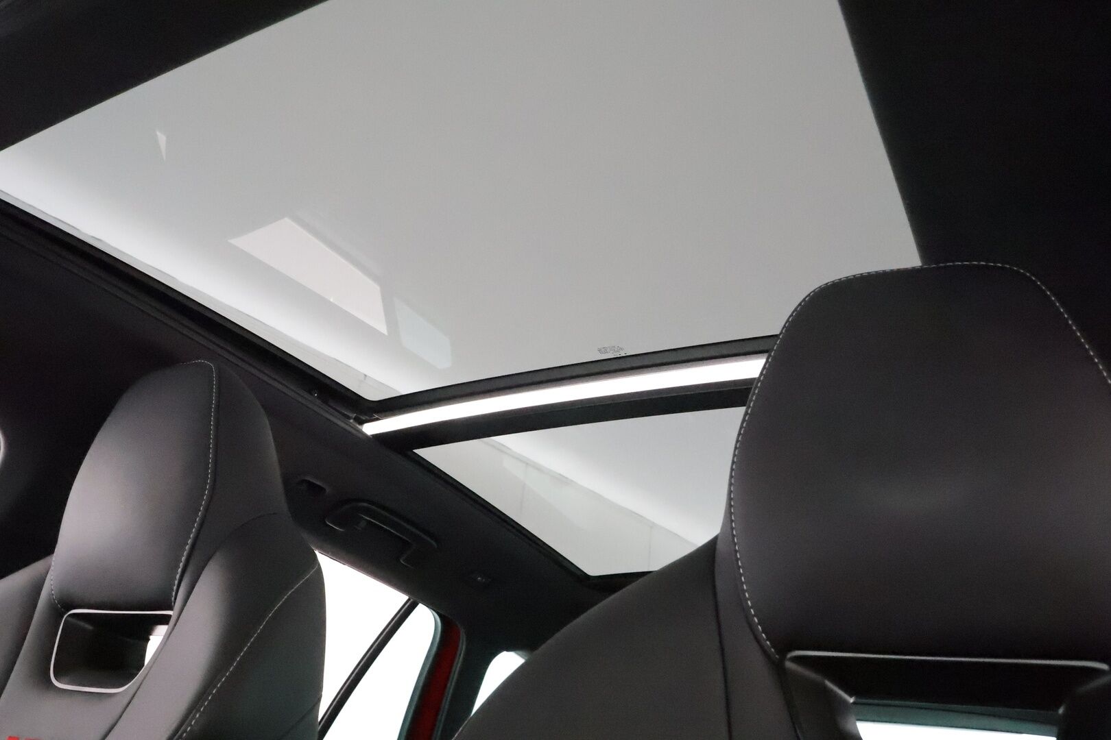 Skoda Octavia 2021 Combi 1,4 TSI PHEV RS iV DSG Autom **Panorama / Canton / ACC / Matrix-LED / P.Kamera / Hierovat Sporttipenkit Muistilla - 1-om Suomi-auto / Webasto / Lämmitettävä tuulilasi / Nahka-alcantra kojelauta / **HUIPPU KAMOILLA**