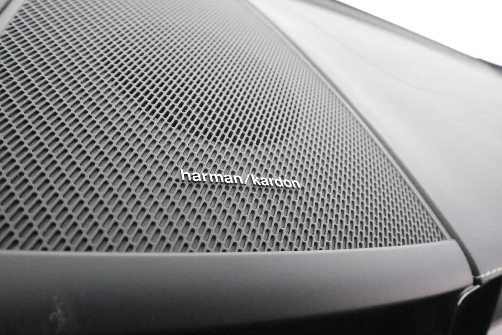 Volvo XC60 2021 T6 TwE AWD Business R-Design aut. * ACC / Panorama / Full LED / Webasto / H&K / Koukku / 360° / BLIS / KeylessGo * - Suomi-auto / Kahdet renkaat aluvanteilla / Merkkihuollettu / Huippuvarusteet