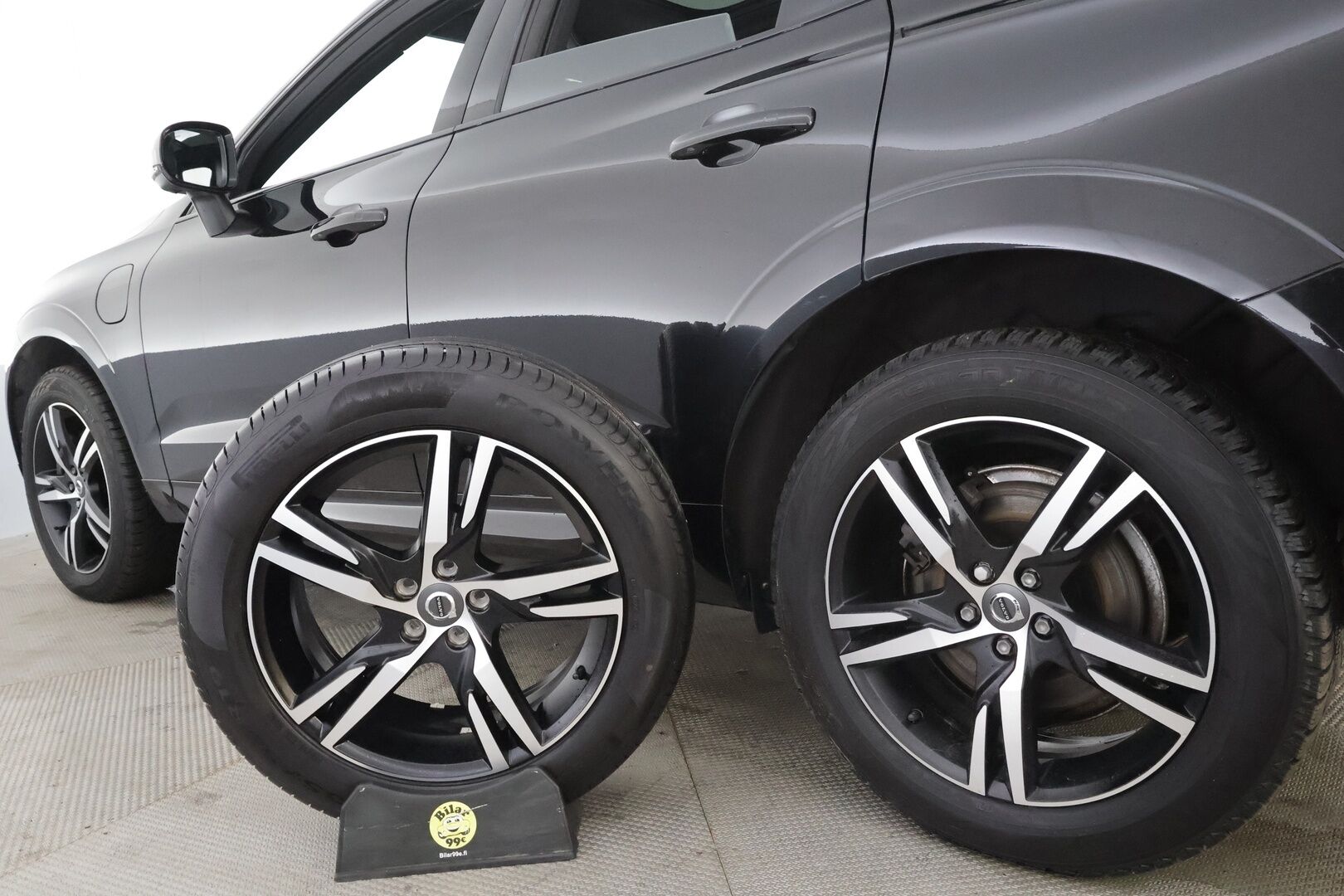 Volvo XC60 2021 T6 TwE AWD Business R-Design aut. * ACC / Panorama / Full LED / Webasto / H&K / Koukku / 360° / BLIS / KeylessGo * - Suomi-auto / Kahdet renkaat aluvanteilla / Merkkihuollettu / Huippuvarusteet