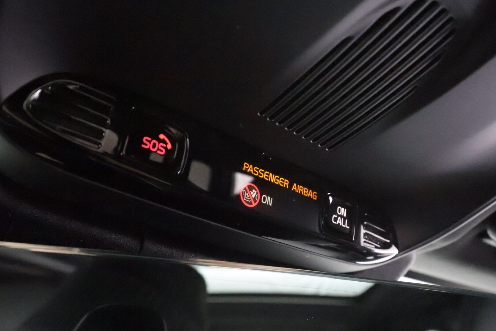 Volvo XC60 2021 T6 TwE AWD Business R-Design aut. * ACC / Panorama / Full LED / Webasto / H&K / Koukku / 360° / BLIS / KeylessGo * - Suomi-auto / Kahdet renkaat aluvanteilla / Merkkihuollettu / Huippuvarusteet