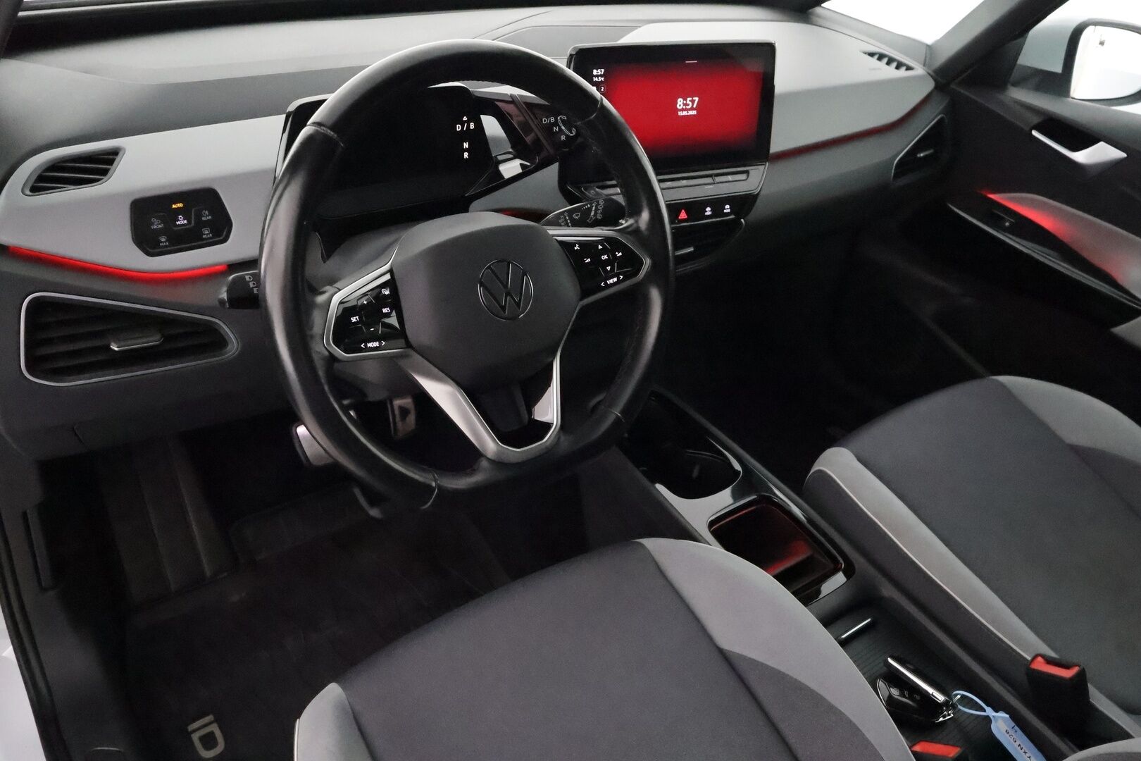 Volkswagen ID.3 2021 Pro Performance Business 150 kW **1.Om suomi-auto / Lämpöpumppu / Adapt.Vakkari / Matrix-LED / P. Kamera / Navi** - Akku kuntotarkistettu! / Digimittaristo / Kaistavahti / KeylessGO / 2x Renkaat /