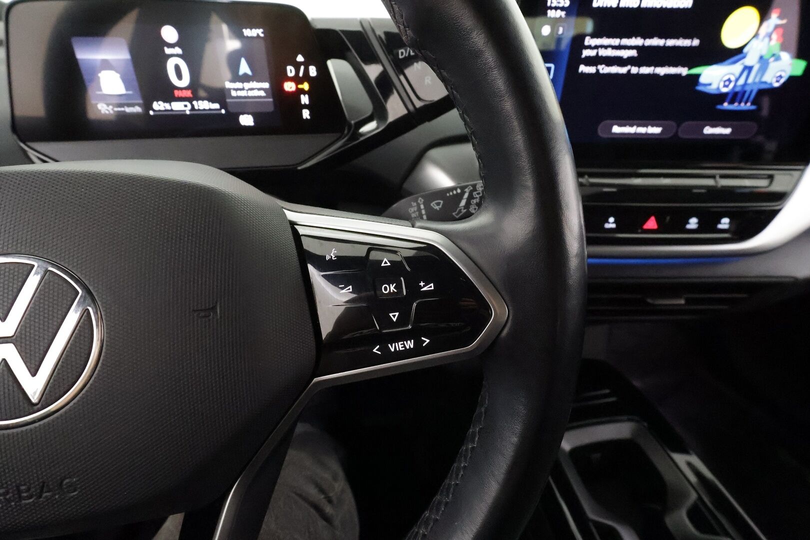 Volkswagen ID.4 2021 Pure City 109 kW, akku 52 kWh * ACC / P.tutkat / LED / Navi / ILP / Ratinlämmitin * - 1.Om Suomi-auto / Akku kuntotarkastettu / Kahdet renkaat aluvanteilla - HULLUT AVAJAISHULINAT KORKOTARJOUS 3,29 %