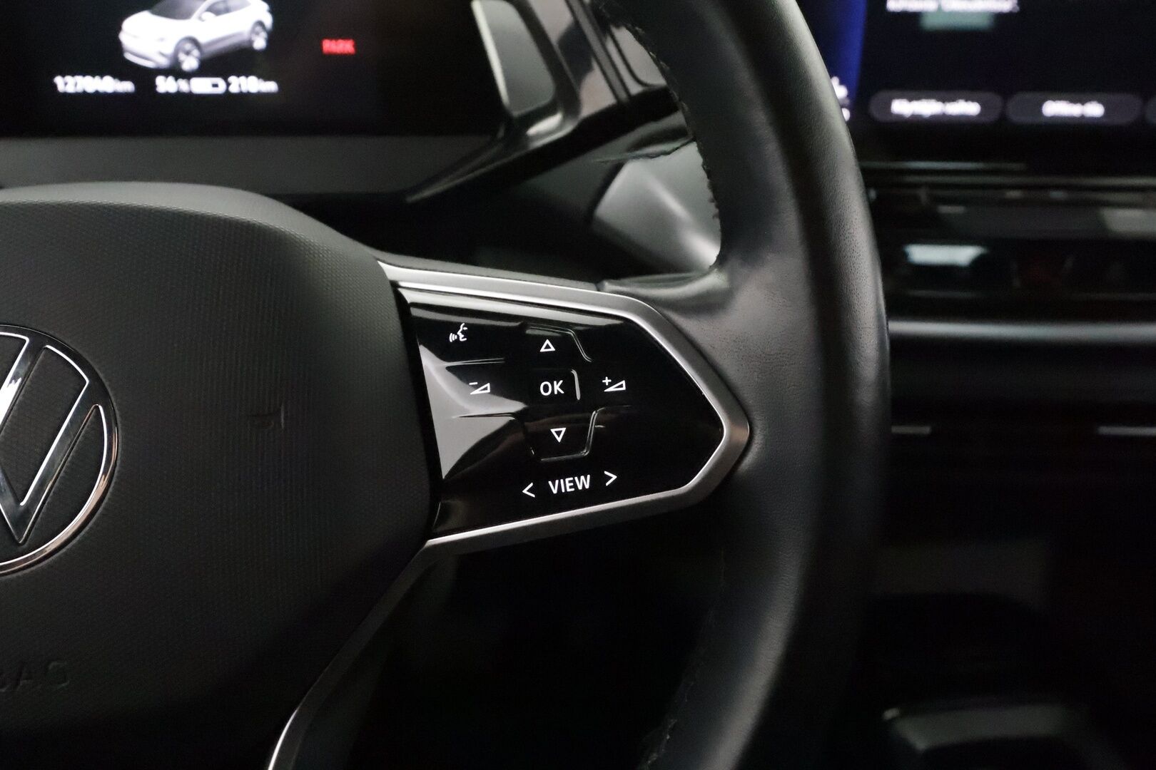 Volkswagen ID.4 2021 Pro Performance Life 150 kW **1-om. Suomi-auto / Lämpöpumppu / Adapt.vakkari / Vetokoukku / Apple&Android / P.tutkat** - Akku kuntotarkastettu! 