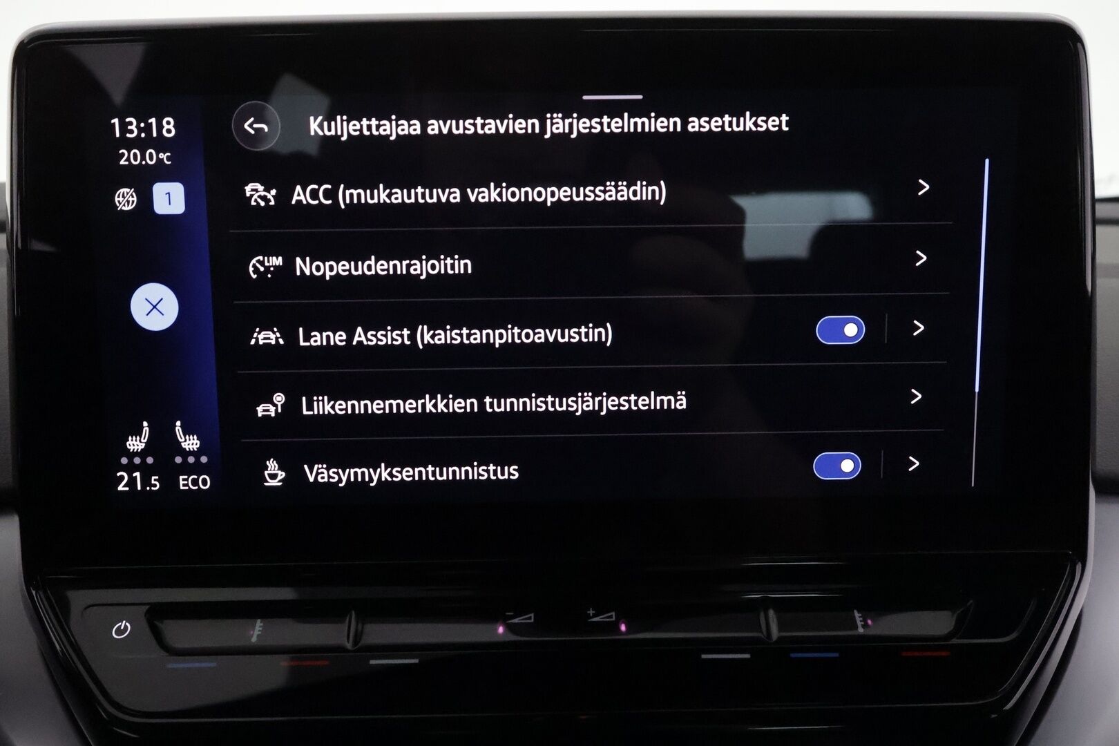Volkswagen ID.4 2021 Pro Performance Life 150 kW **1-om. Suomi-auto / Lämpöpumppu / Adapt.vakkari / Vetokoukku / Apple&Android / P.tutkat** - Akku kuntotarkastettu! 