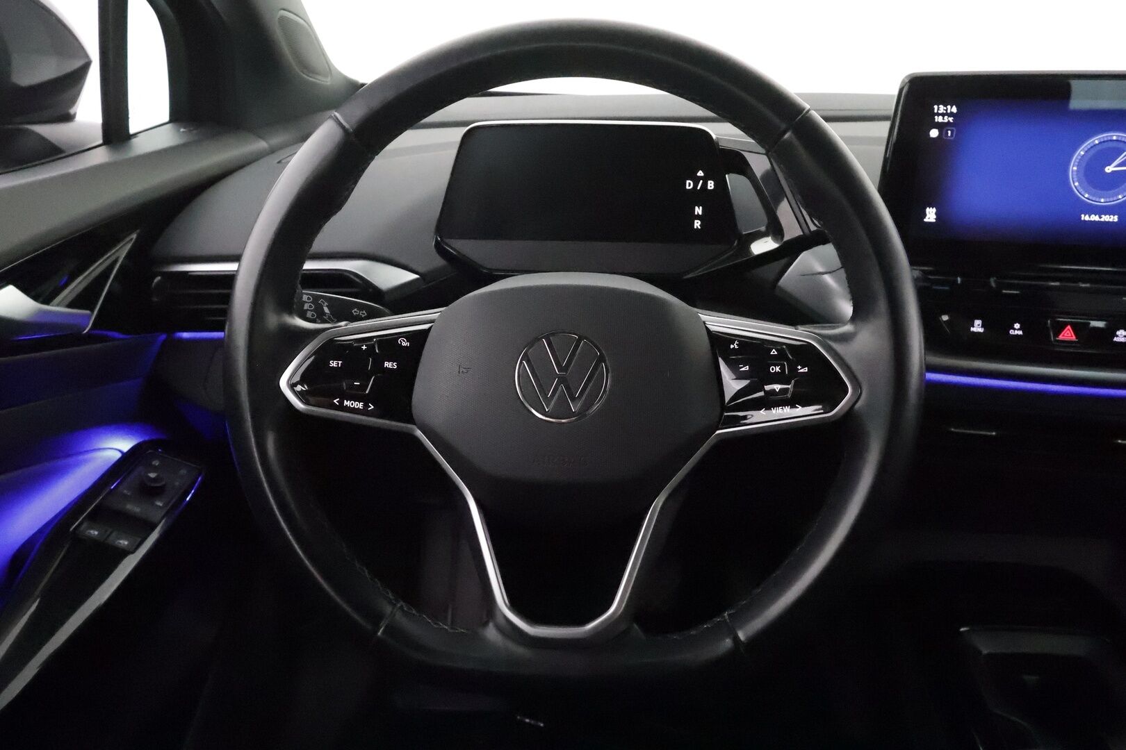 Volkswagen ID.4 2021 Pro Performance Life 150 kW **1-om. Suomi-auto / Lämpöpumppu / Adapt.vakkari / Vetokoukku / Apple&Android / P.tutkat** - Akku kuntotarkastettu! 