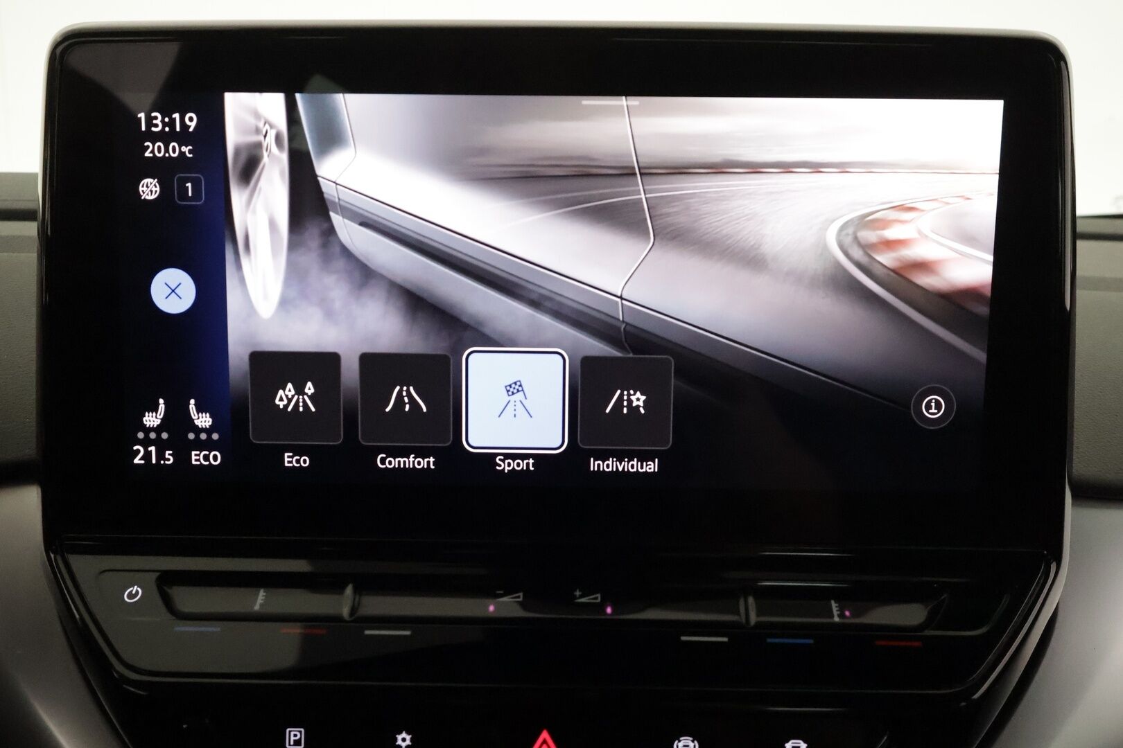 Volkswagen ID.4 2021 Pro Performance Life 150 kW **1-om. Suomi-auto / Lämpöpumppu / Adapt.vakkari / Vetokoukku / Apple&Android / P.tutkat** - Akku kuntotarkastettu! 