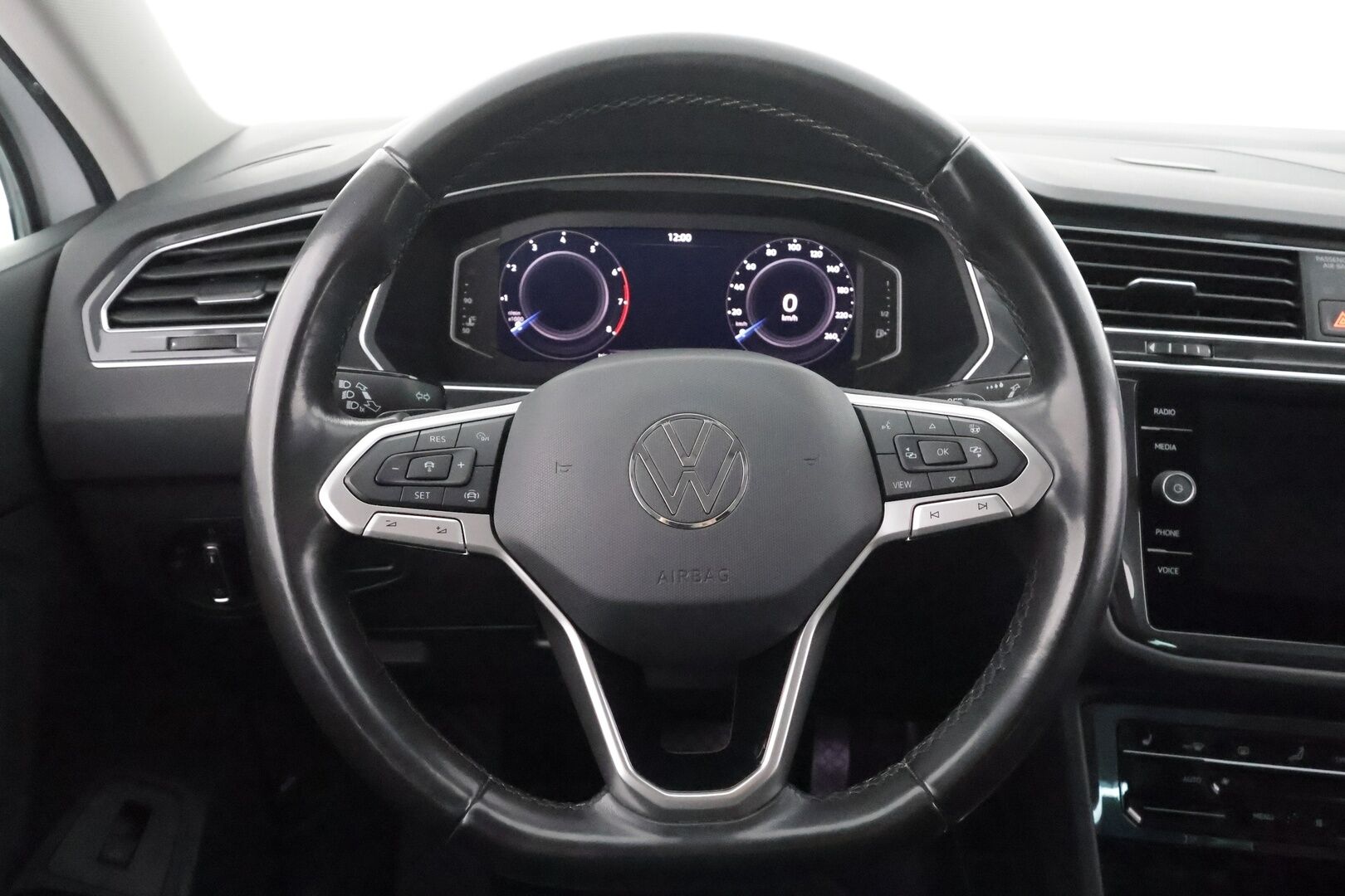 Volkswagen Tiguan 2021 Style 1,5 TSI 110 kW DSG - | Webasto | ACC | Matrix-LED | Muistipenkki | P.Kamera | Kaistavahti | Keyless | 1-om Suomi-auto | Kahdet renkaat | 