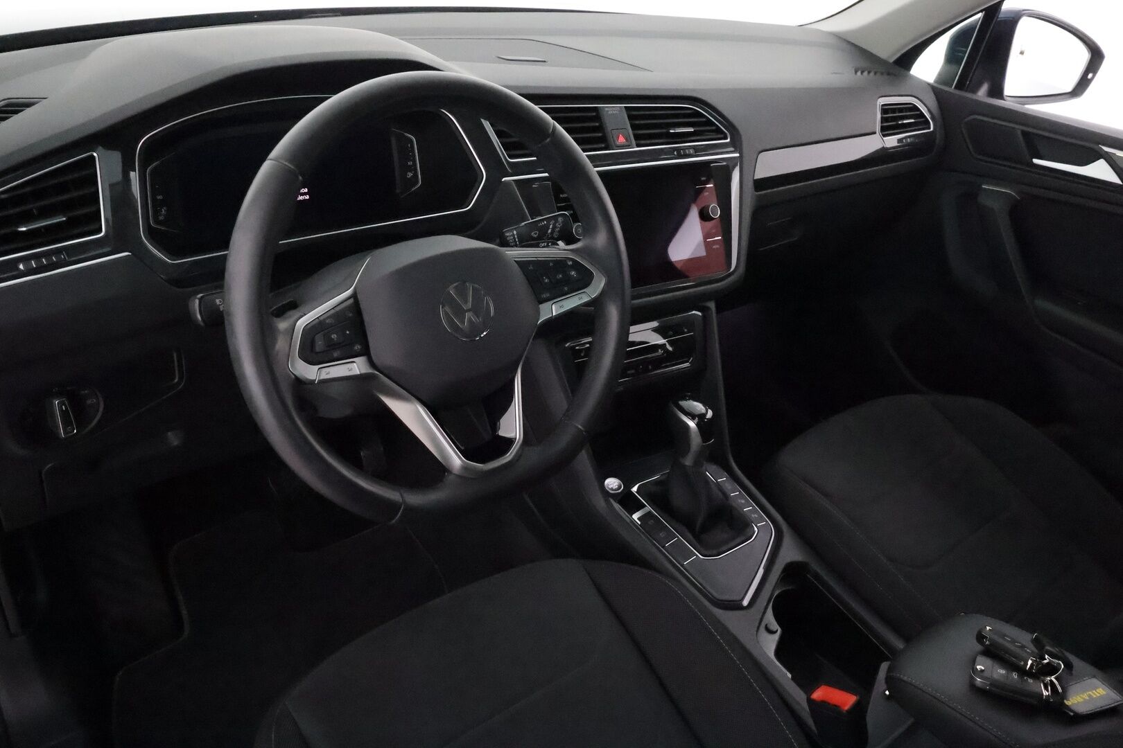 Volkswagen Tiguan 2021 Style 1,5 TSI 110 kW DSG **Webasto / Adapt.Vakkari / Matrix-LED / P.kamera / Kaistavahti / Digimittaristo / Keyless** - Huippuvarusteet / Suomi-auto / Kahdet Renkaat