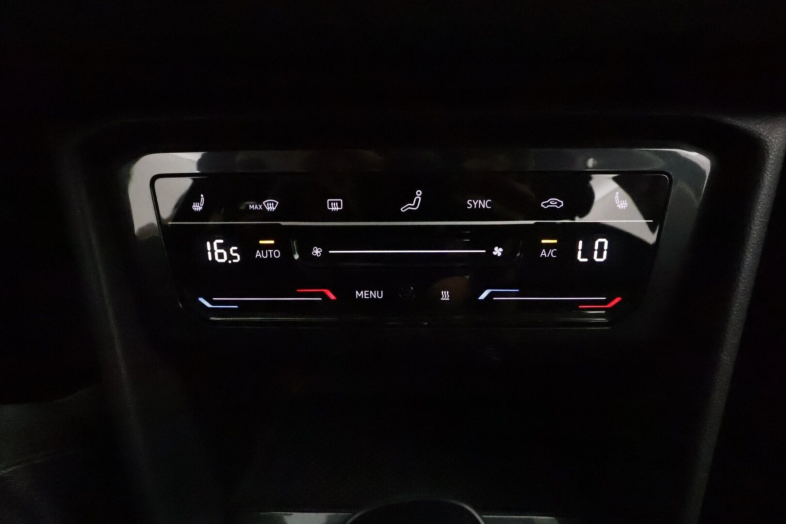 Volkswagen Tiguan 2021 Style 1,5 TSI 110 kW DSG **Webasto / Adapt.Vakkari / Matrix-LED / P.kamera / Kaistavahti / Digimittaristo / Keyless** - Huippuvarusteet / Suomi-auto / Kahdet Renkaat