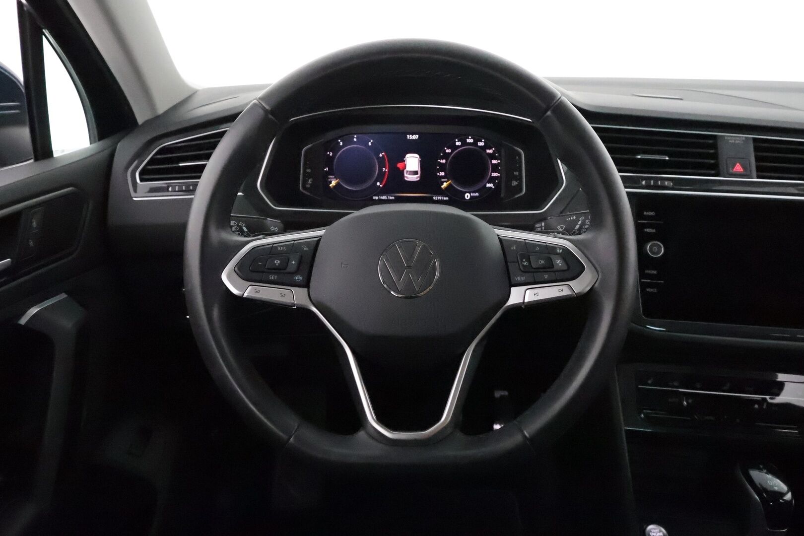 Volkswagen Tiguan 2021 Style 1,5 TSI 110 kW DSG **Webasto / Adapt.Vakkari / Matrix-LED / P.kamera / Kaistavahti / Digimittaristo / Keyless** - Huippuvarusteet / Suomi-auto / Kahdet Renkaat