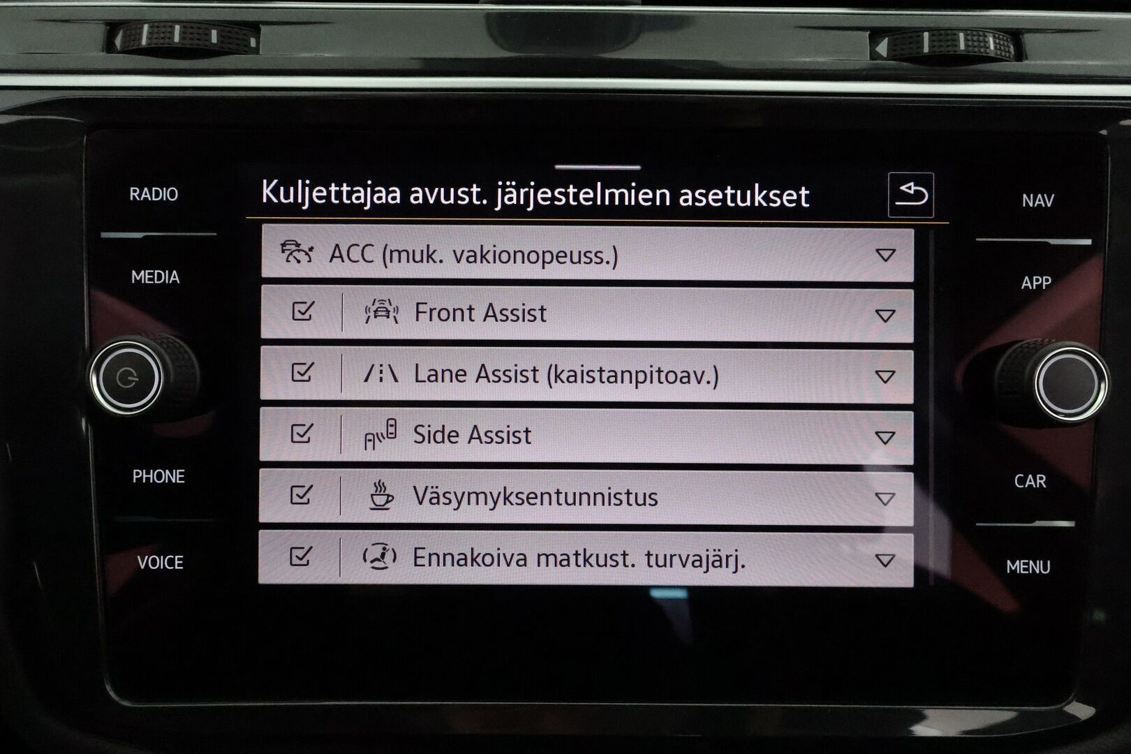 Volkswagen Tiguan 2021 Style 1,5 TSI 110 kW DSG **Webasto / Adapt.Vakkari / Matrix-LED / P.kamera / Kaistavahti / Digimittaristo / Keyless** - Huippuvarusteet / Suomi-auto / Kahdet Renkaat