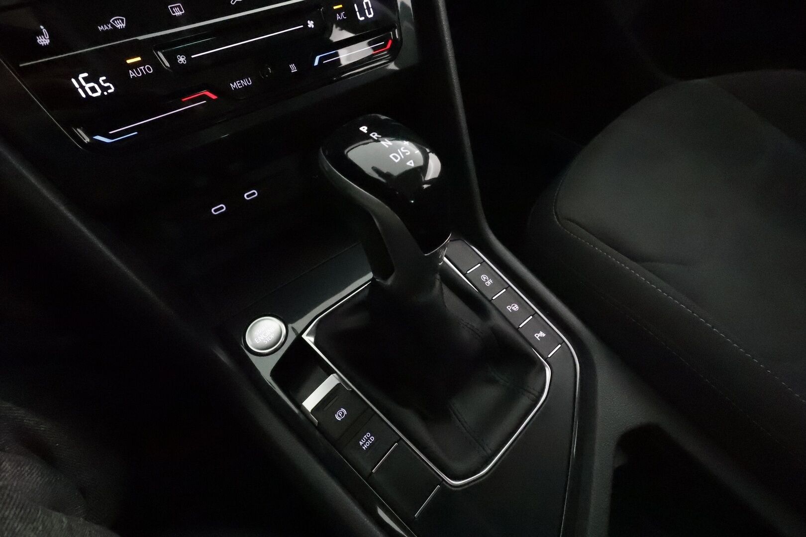 Volkswagen Tiguan 2021 Style 1,5 TSI 110 kW DSG **Webasto / Adapt.Vakkari / Matrix-LED / P.kamera / Kaistavahti / Digimittaristo / Keyless** - Huippuvarusteet / Suomi-auto / Kahdet Renkaat