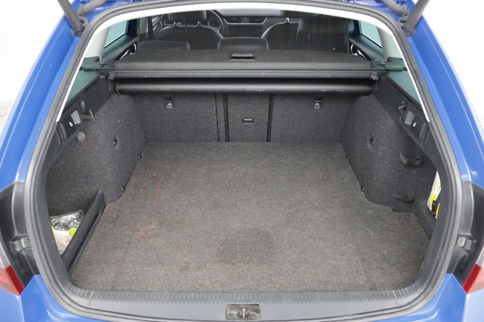 Skoda Octavia 2020 Combi 1,5 TSI G-TEC Style DSG Autom. * Adapt. Cruise / Koukku / Webasto / Peruutuskamera* - Upea sininen / Kahdet renkaat