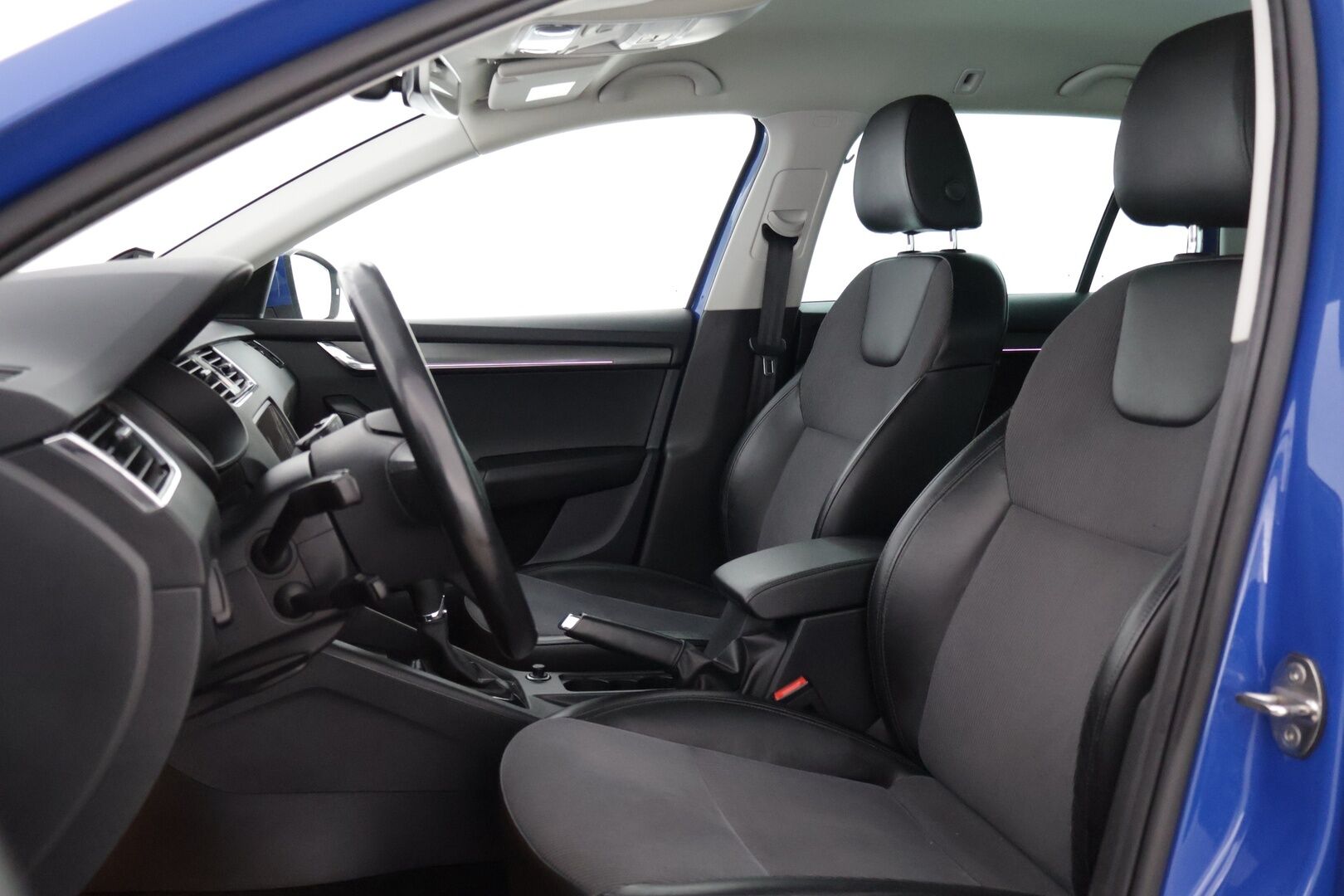 Skoda Octavia 2020 Combi 1,5 TSI G-TEC Style DSG Autom. * Adapt. Cruise / Koukku / Webasto / Peruutuskamera* - Upea sininen / Kahdet renkaat