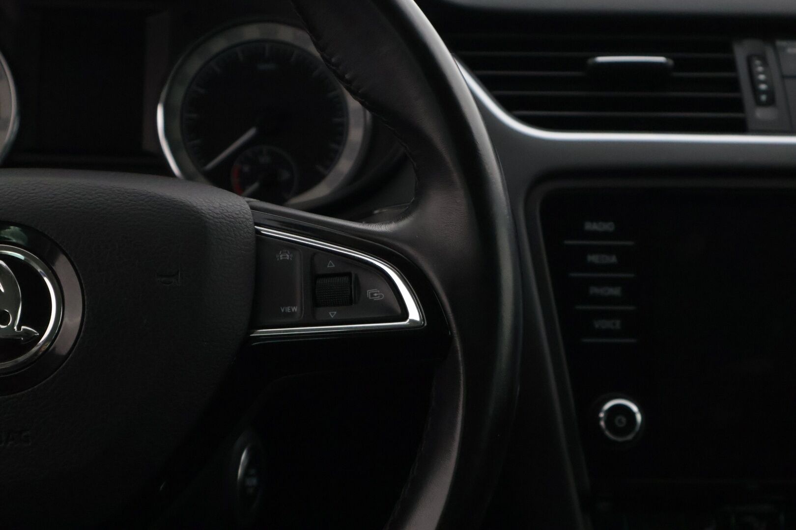 Skoda Octavia 2020 Combi 1,5 TSI G-TEC Style DSG Autom. * Adapt. Cruise / Koukku / Webasto / Peruutuskamera* - Upea sininen / Kahdet renkaat