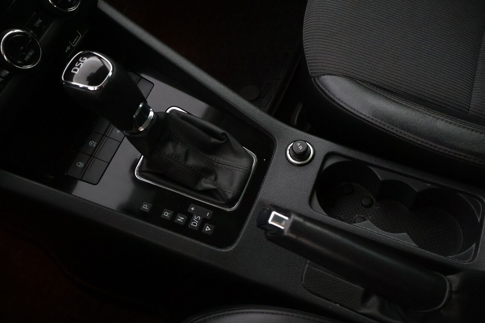 Skoda Octavia 2020 Combi 1,5 TSI G-TEC Style DSG Autom. * Adapt. Cruise / Koukku / Webasto / Peruutuskamera* - Upea sininen / Kahdet renkaat