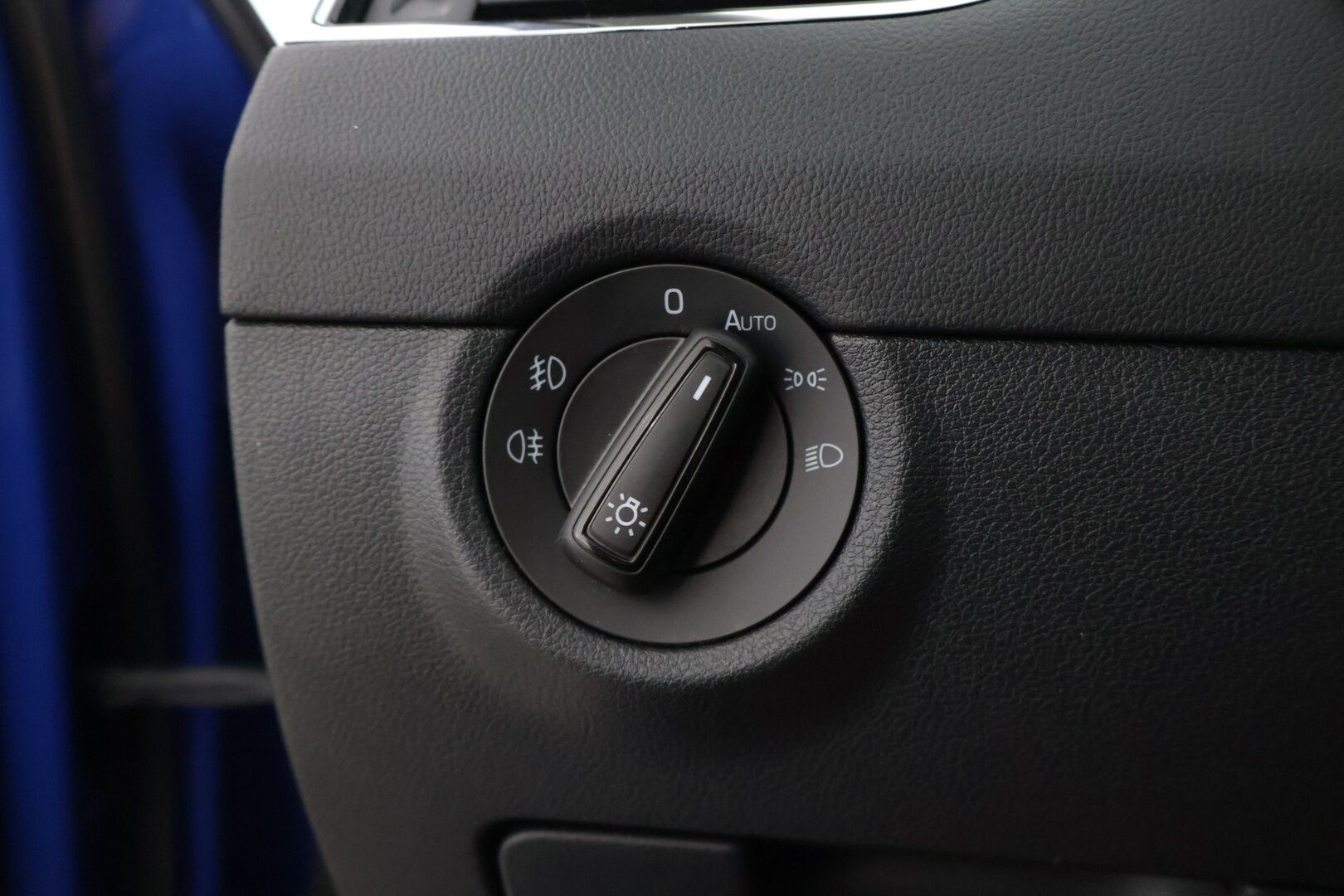 Skoda Octavia 2020 Combi 1,5 TSI G-TEC Style DSG Autom. * Adapt. Cruise / Koukku / Webasto / Peruutuskamera* - Upea sininen / Kahdet renkaat