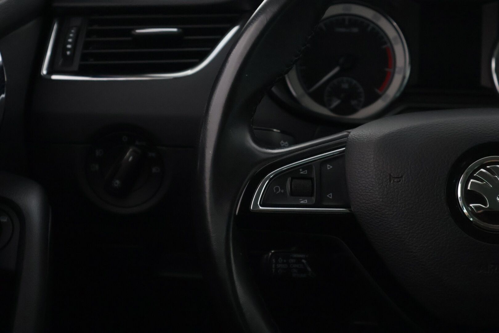 Skoda Octavia 2020 OCTAVIA Farmari * Koukku / Webasto / Peruutuskamera* - Upea sininen / Kahdet renkaat