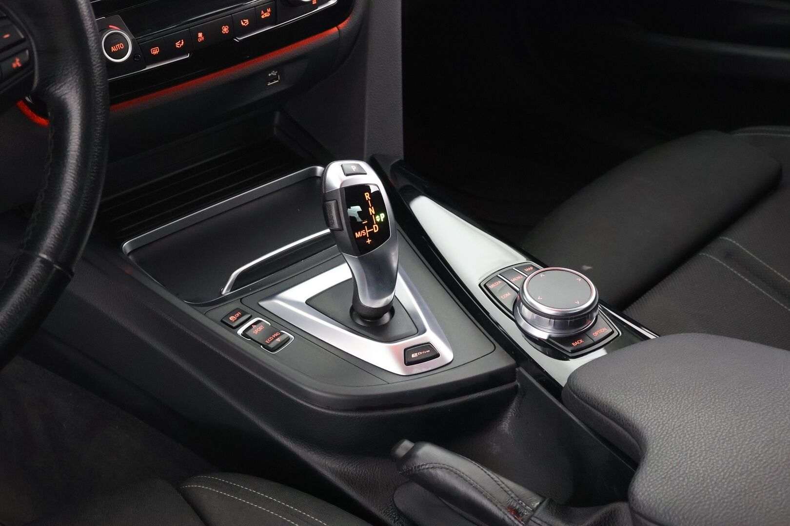 BMW 330 2018 F30 Sedan 330e A Business Sport - Vakkari | LED | Navi | Tutkat | Sporttipenkit | SOH 91.5% | 2x renkaat | Huoltokirja - KORKO VAIN 3,99 %