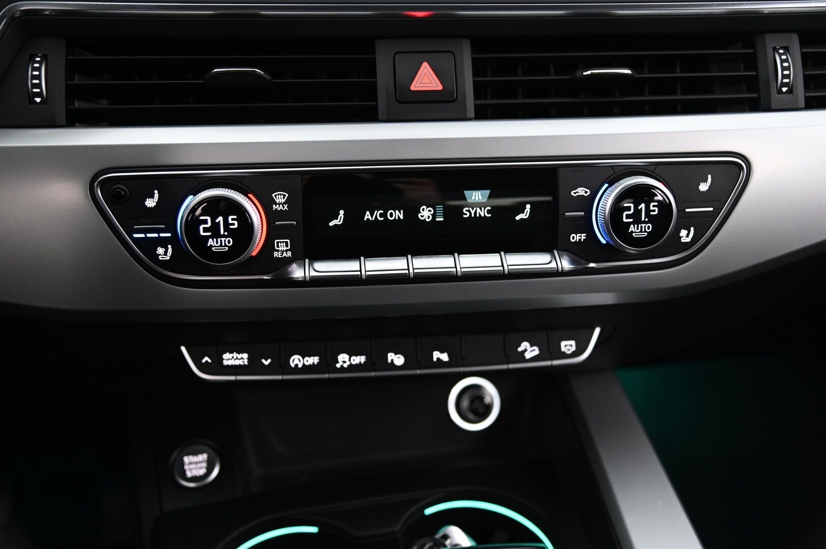 Audi A4 ALLROAD 2017 Land of quattro Edition 2,0 TFSI 185 kW quattro S tronic *Matrix-Led / Webasto / 360 kamera / Ilmastoidut nahat / ACC / HUD* - 2x renkaat vanteilla / Kovat varusteet*