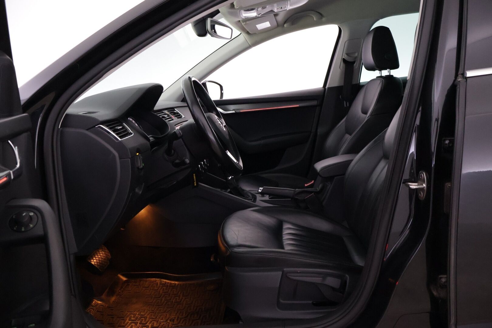 Skoda Octavia 2019 Combi 1,5 TSI G-TEC Style BusinessLine DSG Autom. - | Adapt. vak | Nahkapenkit | P.kamera | Ratinlämmitin |  Front assist | Navi | Carplay |
