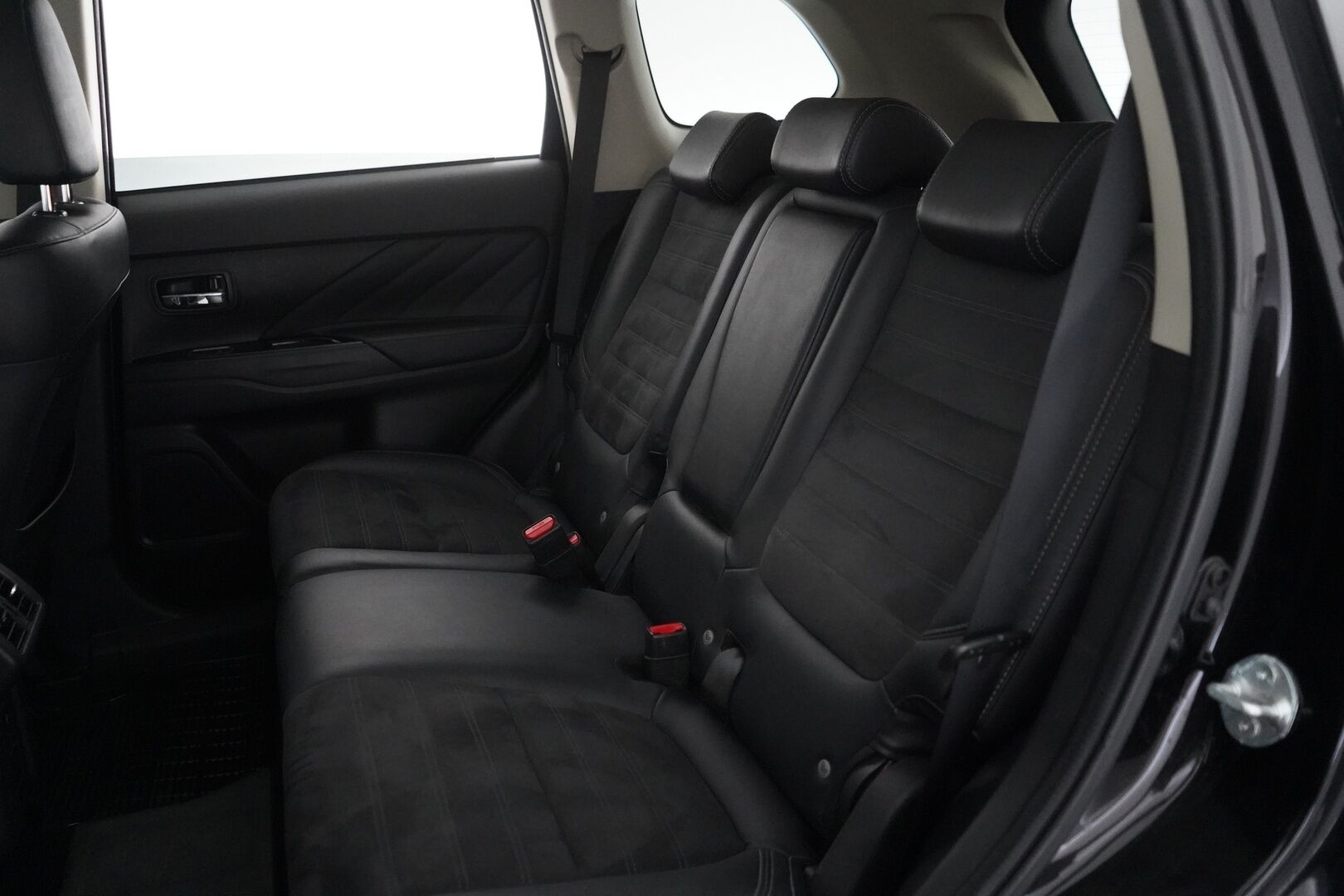 Mitsubishi Outlander PHEV 2019 Instyle 4WD 5P - ACC | Koukku | Puolinahat | Kamera | Ratinlämmitys | 2 x vanteet | Fiksut huollot