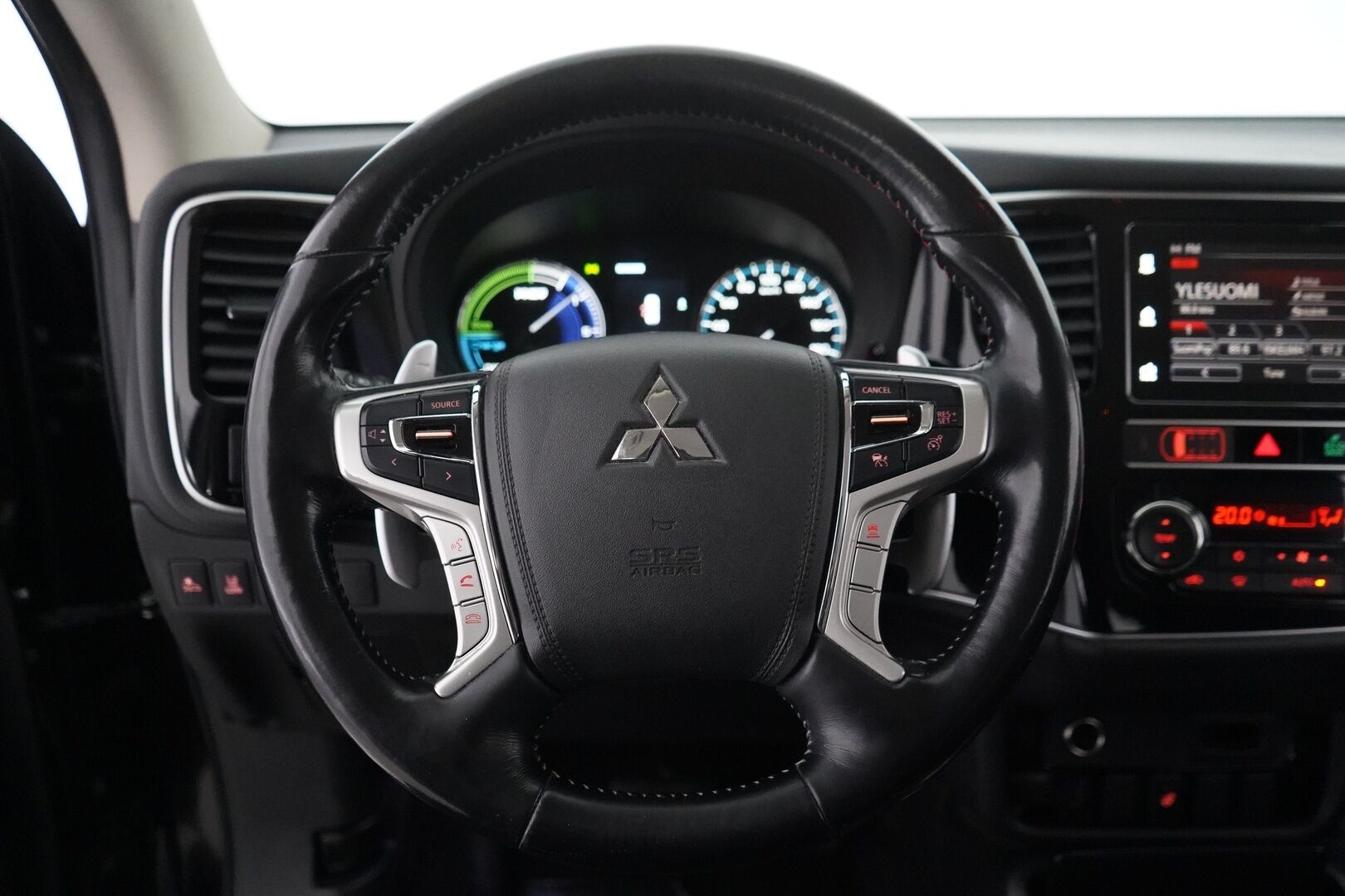 Mitsubishi Outlander PHEV 2019 Instyle 4WD 5P - ACC | Koukku | Puolinahat | Kamera | Ratinlämmitys | 2 x vanteet | Fiksut huollot