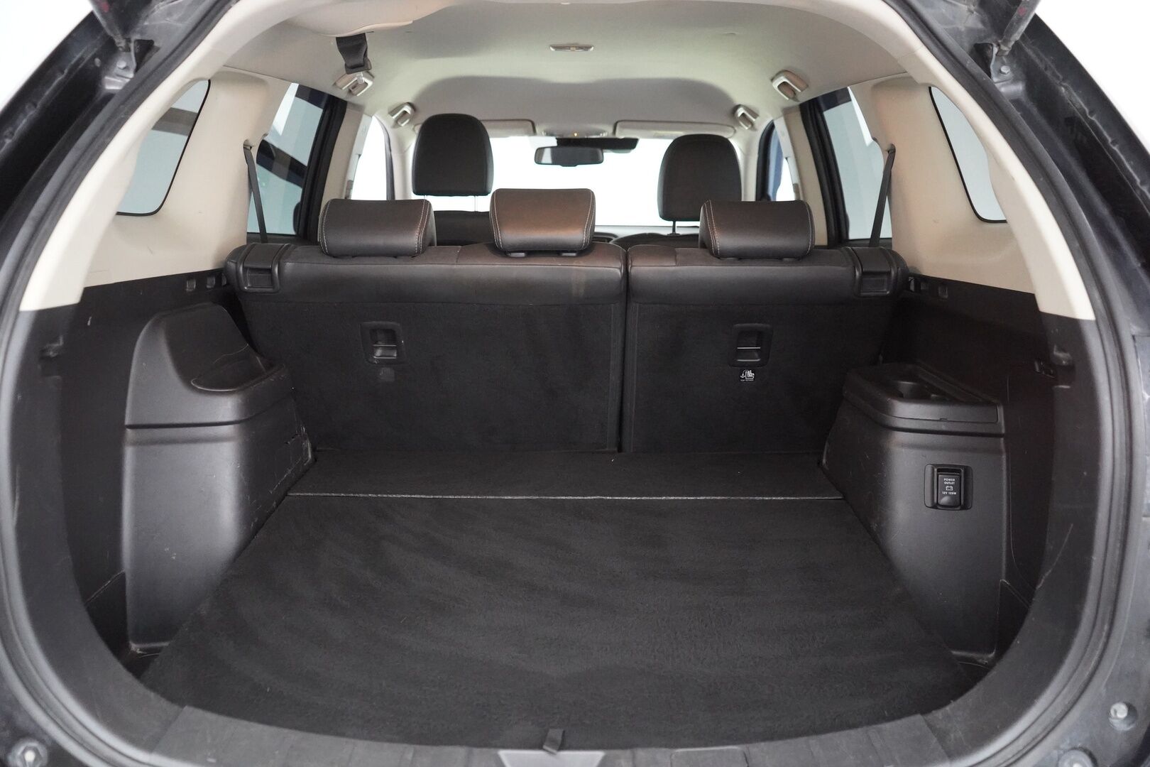 Mitsubishi Outlander PHEV 2019 Instyle 4WD 5P - ACC | Koukku | Puolinahat | Kamera | Ratinlämmitys | 2 x vanteet | Fiksut huollot