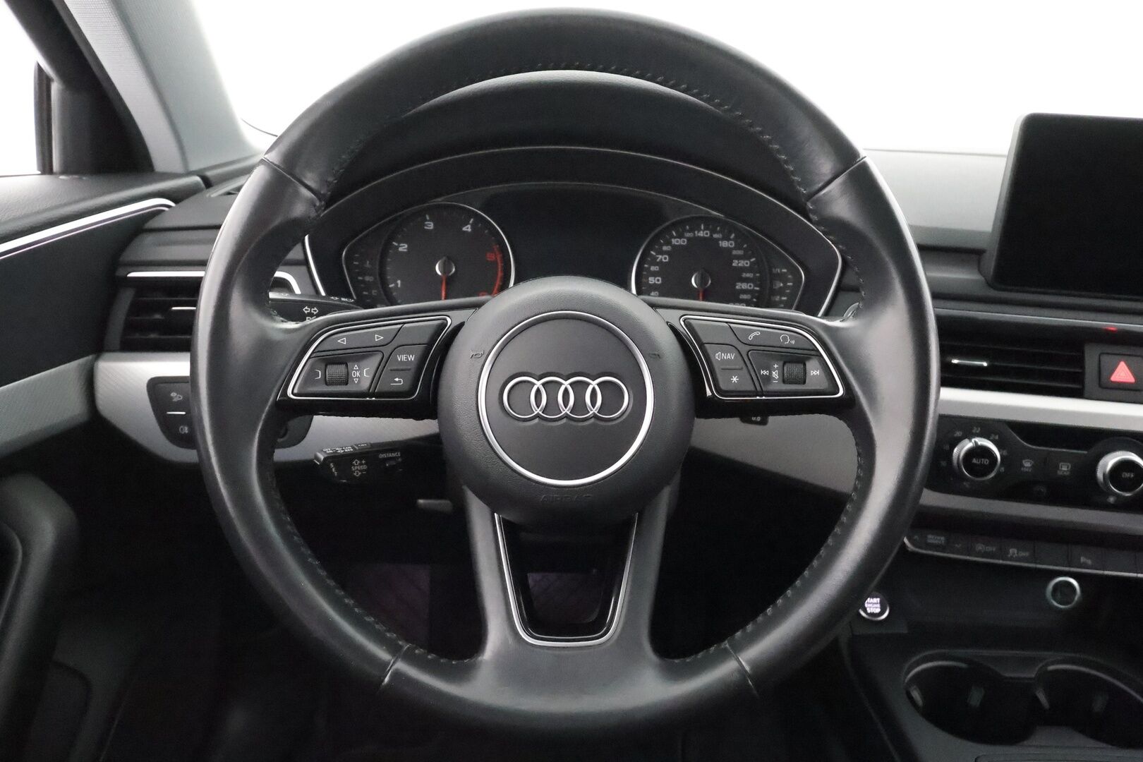 Audi A4 2018 Avant Business 2,0 TDI 140 kW quattro S tronic - ACC | Webasto | Koukku | LED | P.tutkat | Sporttipenkit | Ambient 