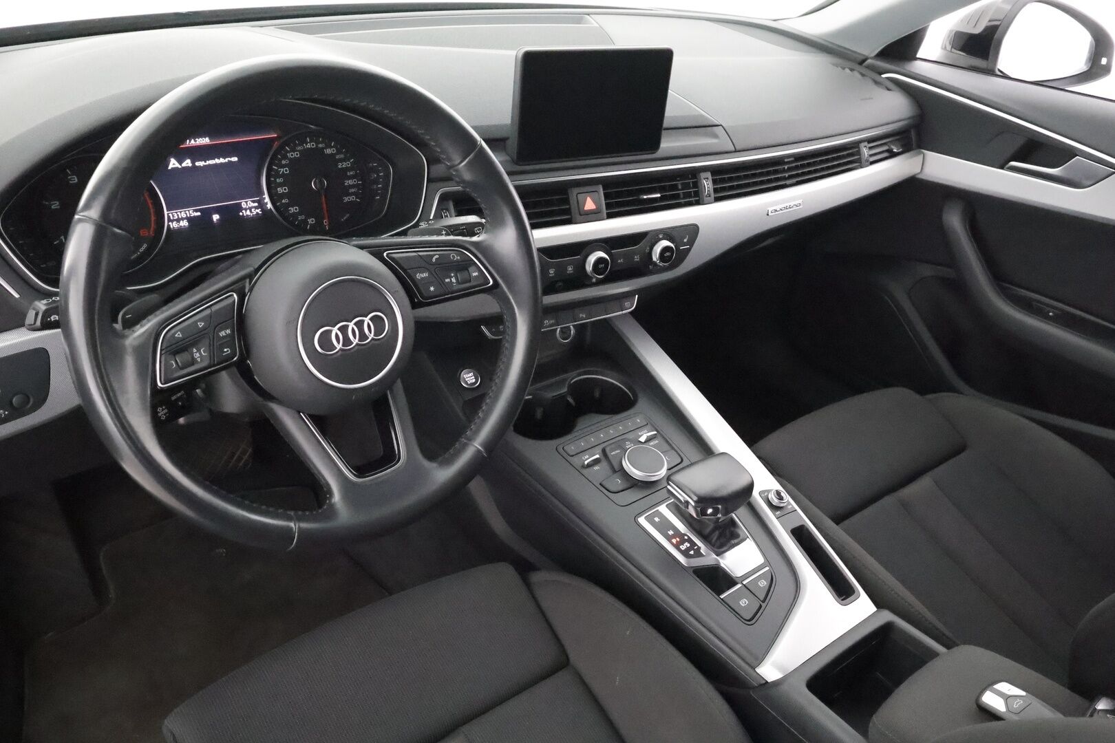 Audi A4 2018 Avant Business 2,0 TDI 140 kW quattro S tronic - ACC | Webasto | Koukku | LED | P.tutkat | Sporttipenkit | Ambient 