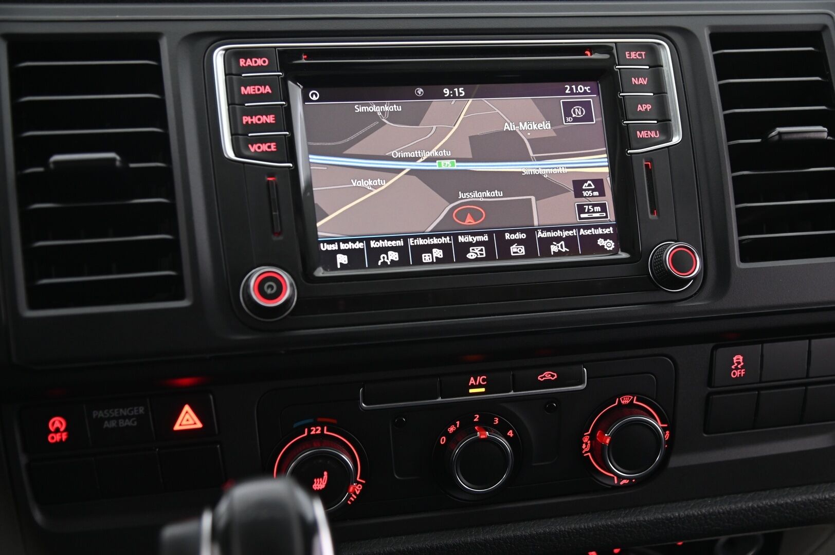 Volkswagen Transporter 2018 Pitkä 2,0 TDI 110 kW 4Motion*Adapt. Vakkari / Webasto / Läpijuostava / Vetokoukku* - *Jakohihna vaihdettu / 2x renkaat&alumiinivanteet*