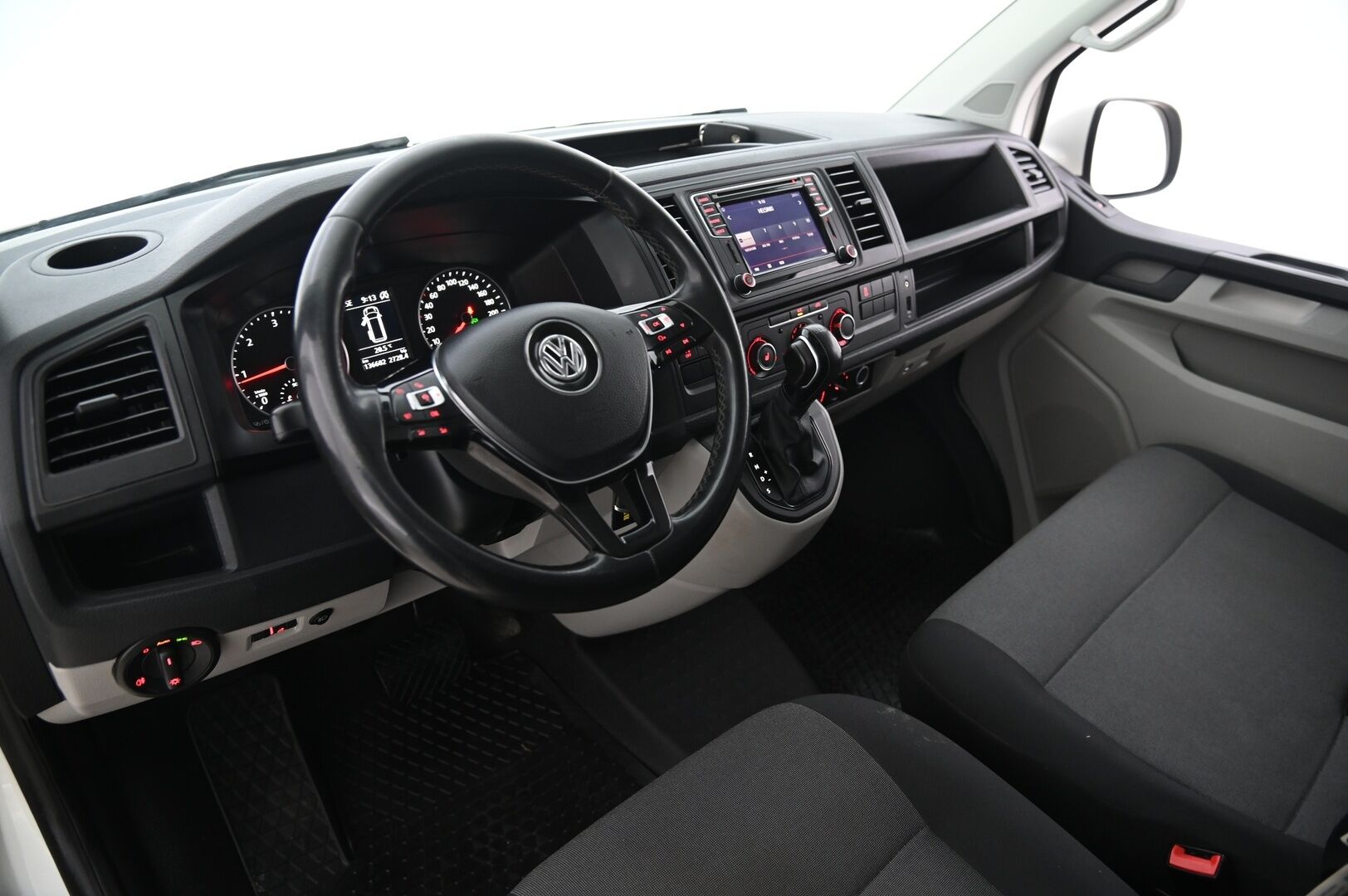 Volkswagen Transporter 2018 Pitkä 2,0 TDI 110 kW 4Motion*Adapt. Vakkari / Webasto / Läpijuostava / Vetokoukku* - *Jakohihna vaihdettu / 2x renkaat&alumiinivanteet*