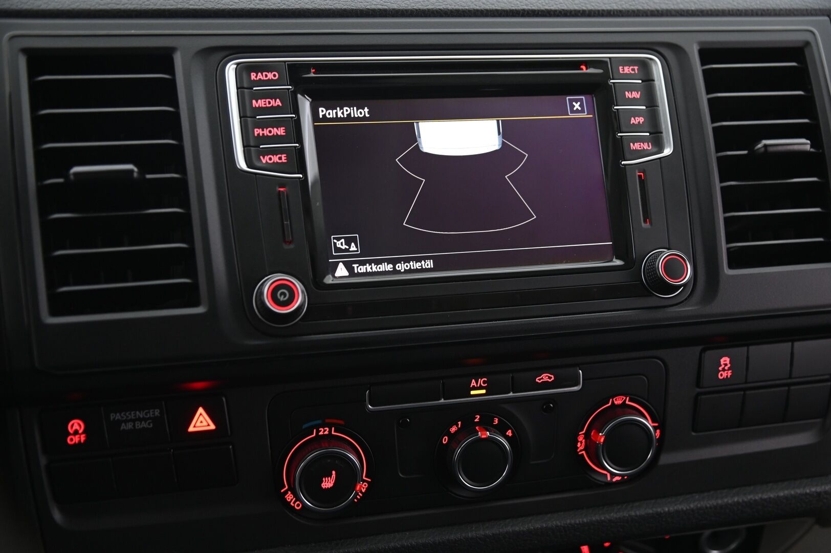 Volkswagen Transporter 2018 Pitkä 2,0 TDI 110 kW 4Motion*Adapt. Vakkari / Webasto / Läpijuostava / Vetokoukku* - *Jakohihna vaihdettu / 2x renkaat&alumiinivanteet*