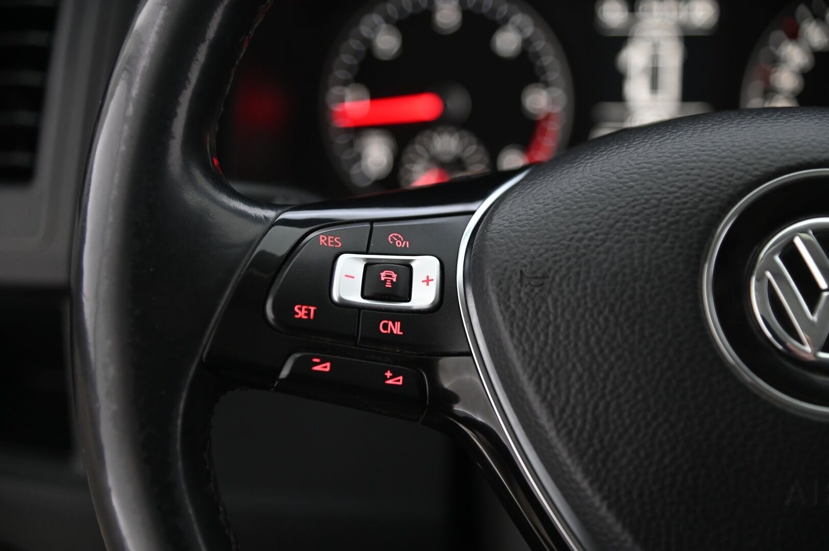 Volkswagen Transporter 2018 Pitkä 2,0 TDI 110 kW 4Motion*Adapt. Vakkari / Webasto / Läpijuostava / Vetokoukku* - *Jakohihna vaihdettu / 2x renkaat&alumiinivanteet*