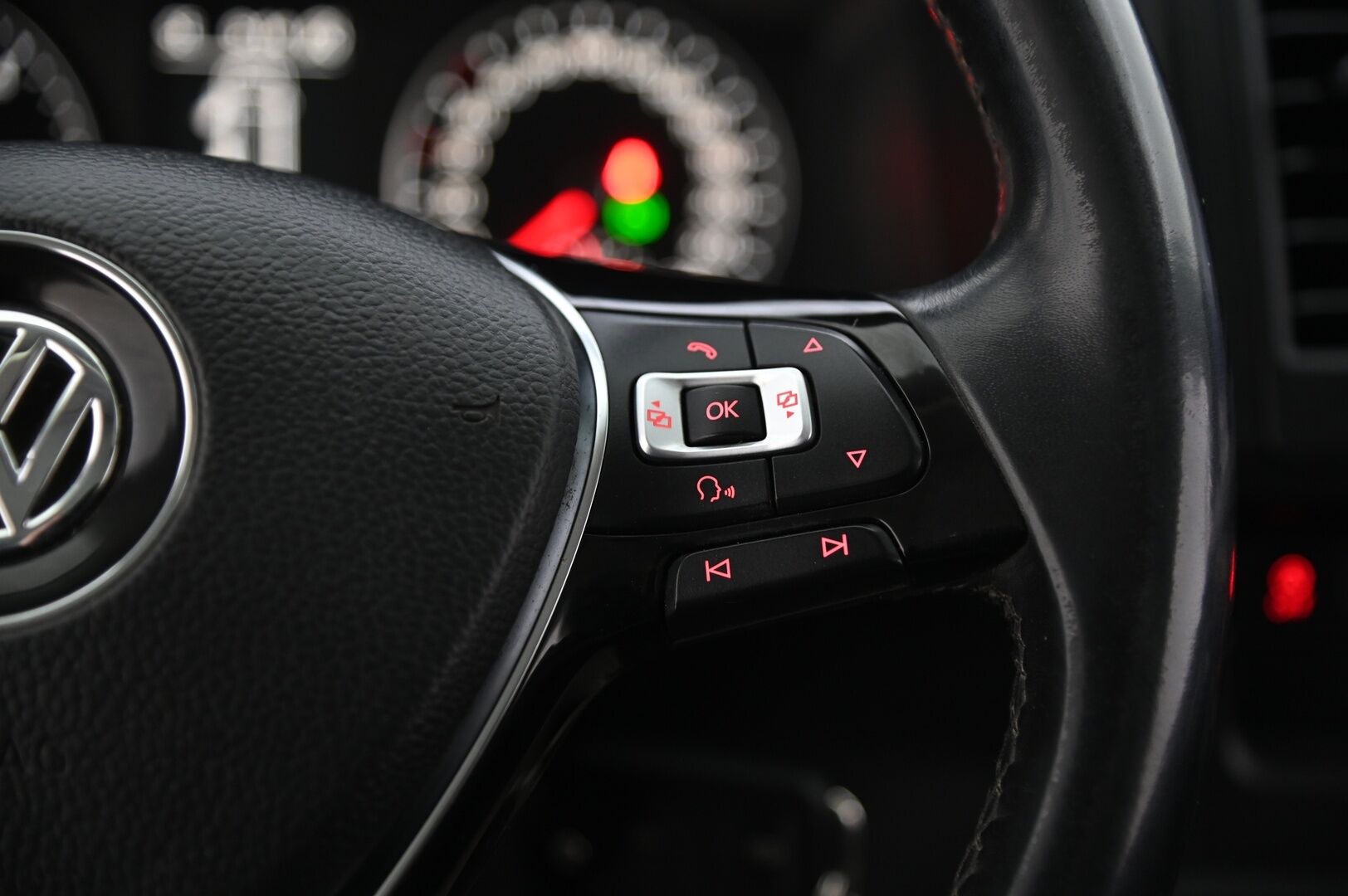 Volkswagen Transporter 2018 Pitkä 2,0 TDI 110 kW 4Motion*Adapt. Vakkari / Webasto / Läpijuostava / Vetokoukku* - *Jakohihna vaihdettu / 2x renkaat&alumiinivanteet*