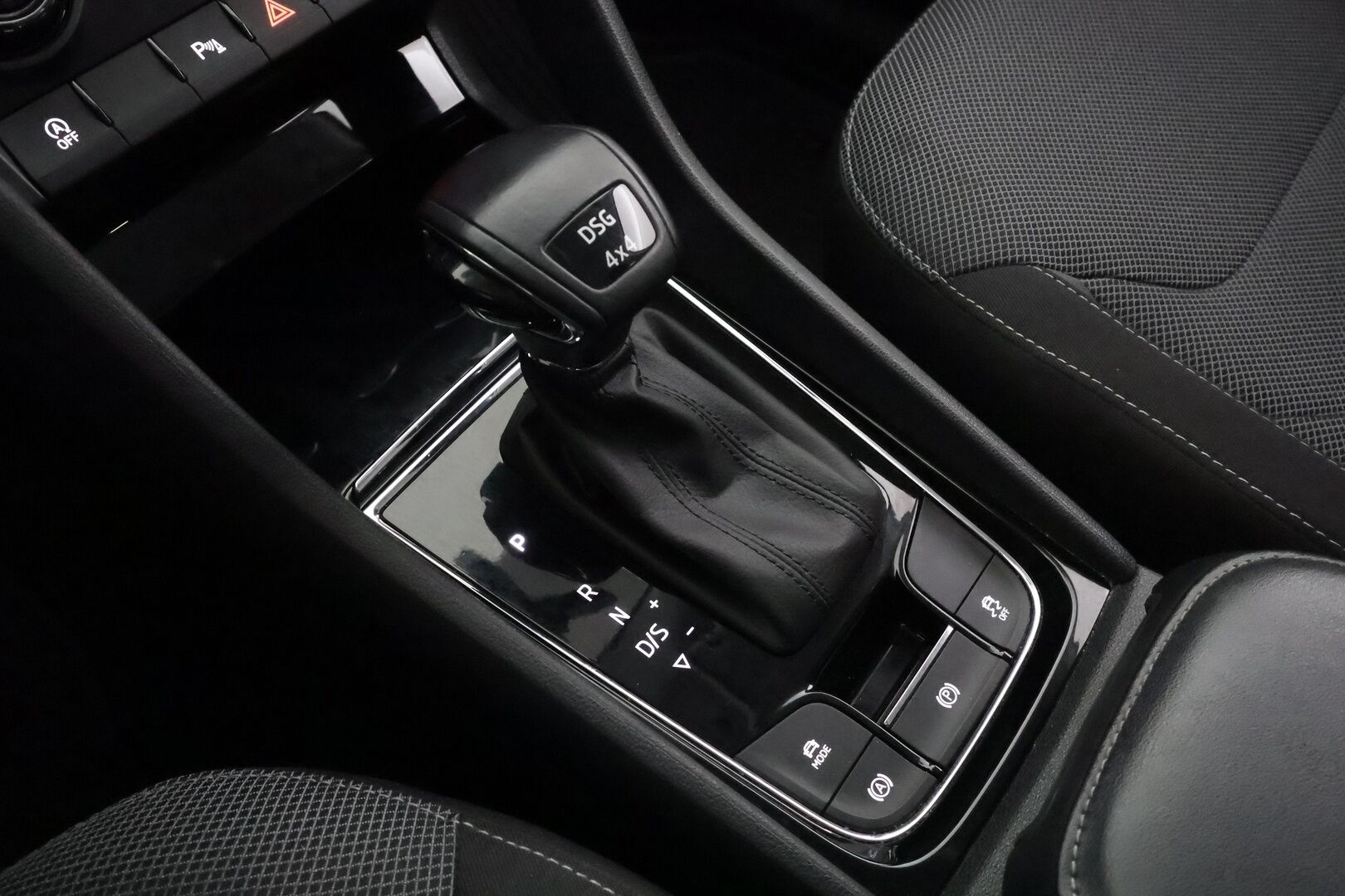 Skoda Kodiaq 2021 2,0 TDI 150 4x4 Ambition BusinessLine DSG * ACC / P.Kamera / LED / Navi / Webasto / KeylessGo * - 1.Om Suomi-auto / Kahdet renkaat aluvanteilla / Merkkihuollettu