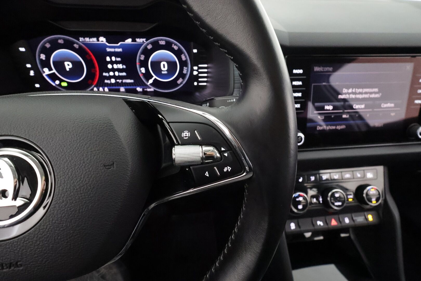 Skoda Kodiaq 2021 2,0 TDI 150 4x4 Ambition BusinessLine DSG * ACC / P.Kamera / LED / Navi / Webasto / KeylessGo * - 1.Om Suomi-auto / Kahdet renkaat aluvanteilla / Merkkihuollettu