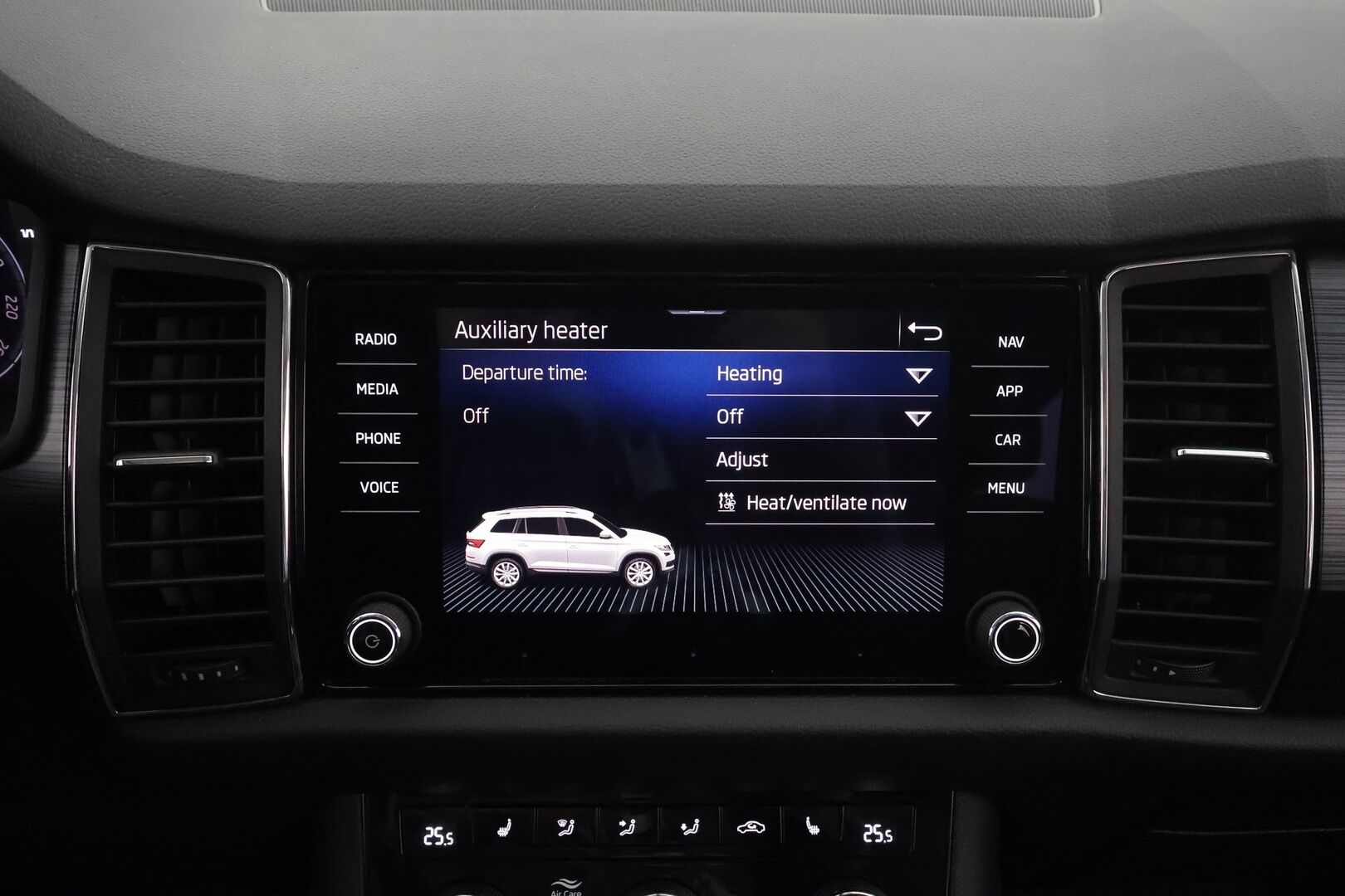 Skoda Kodiaq 2021 2,0 TDI 150 4x4 Ambition BusinessLine DSG * ACC / P.Kamera / LED / Navi / Webasto / KeylessGo * - 1.Om Suomi-auto / Kahdet renkaat aluvanteilla / Merkkihuollettu